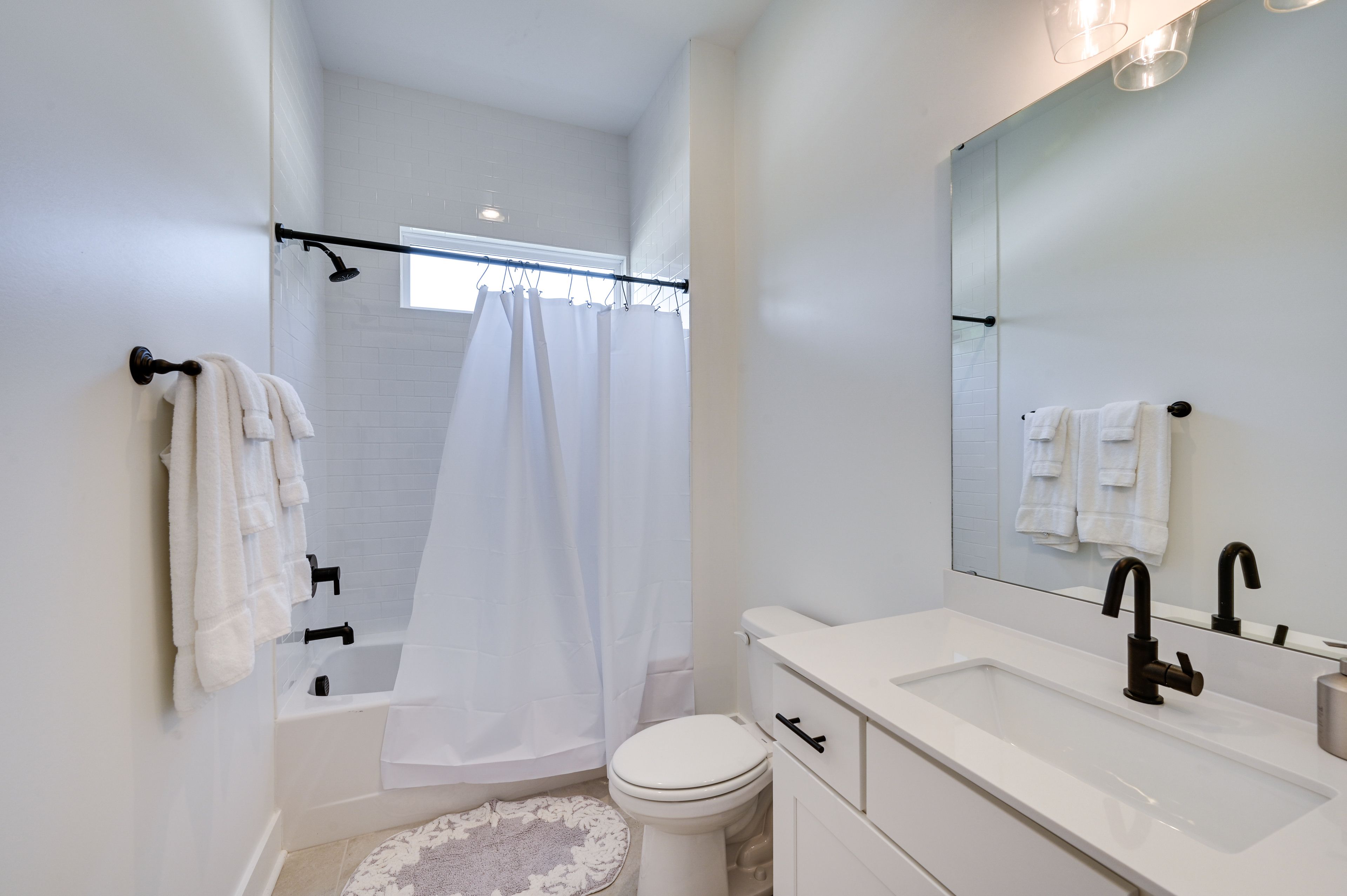 En-Suite Bathroom | Towels Provided