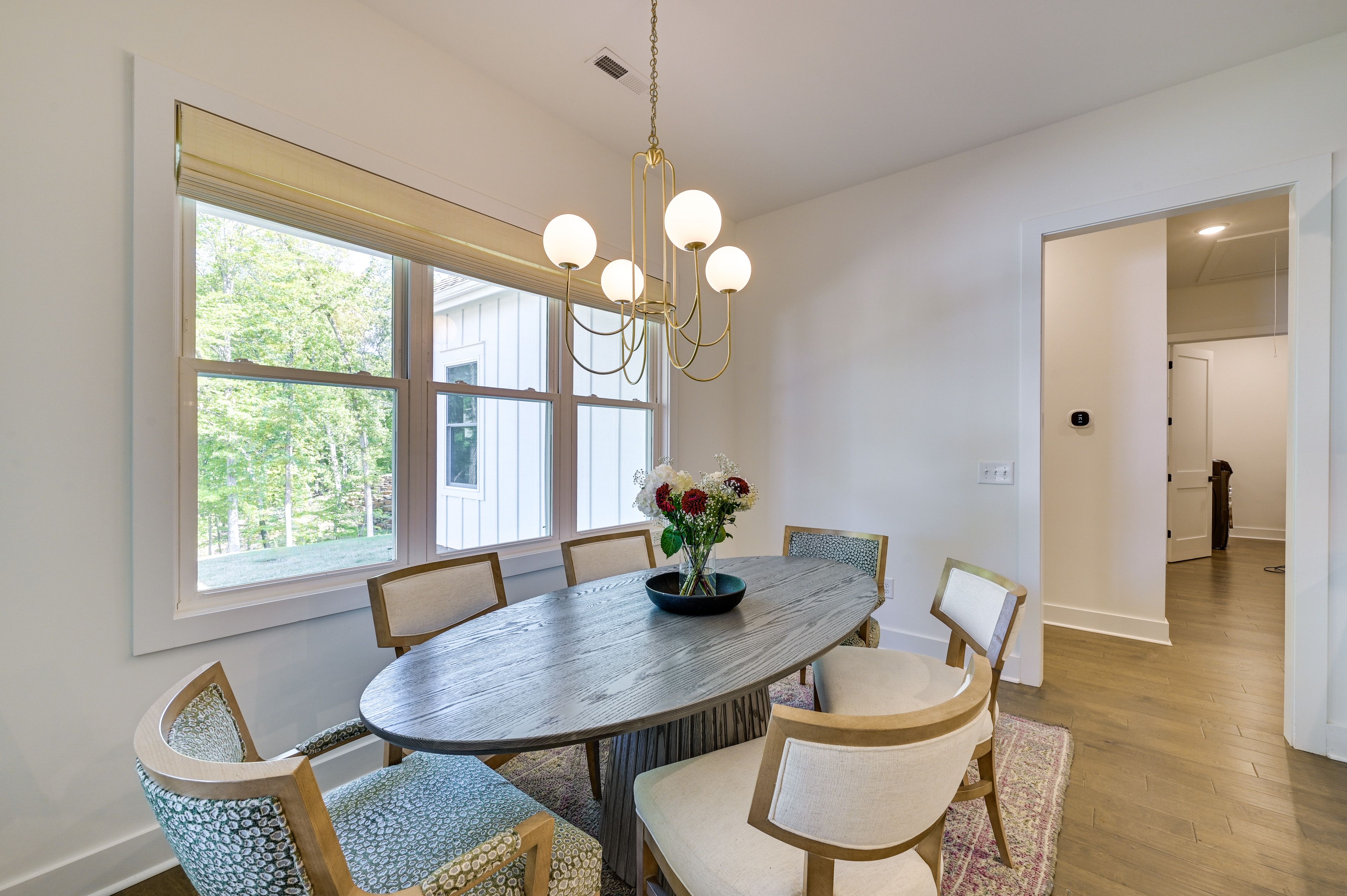 Dining Area | Dishware & Flatware Provided