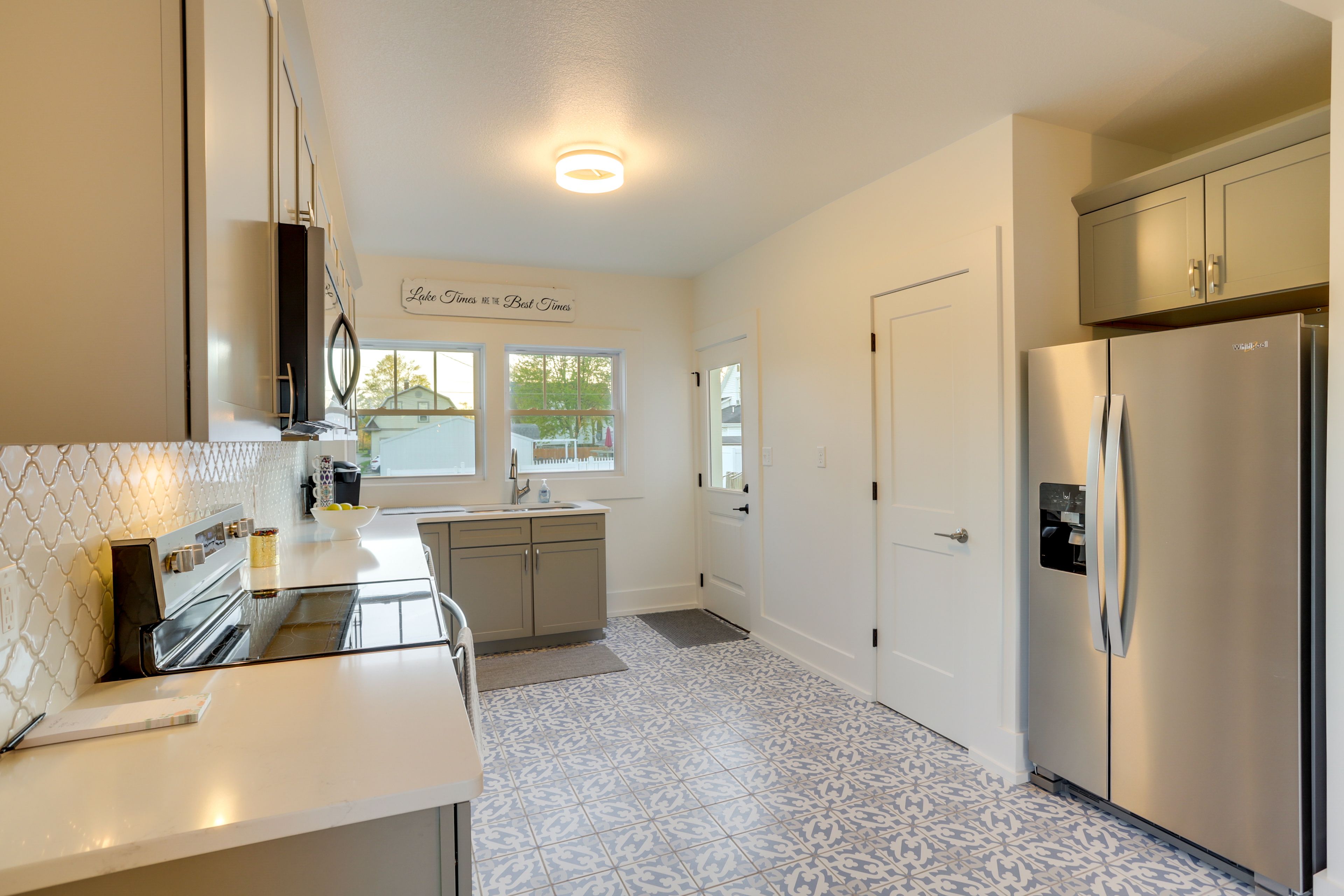 Kitchen | Keurig Coffee Maker | Dishwasher | Microwave