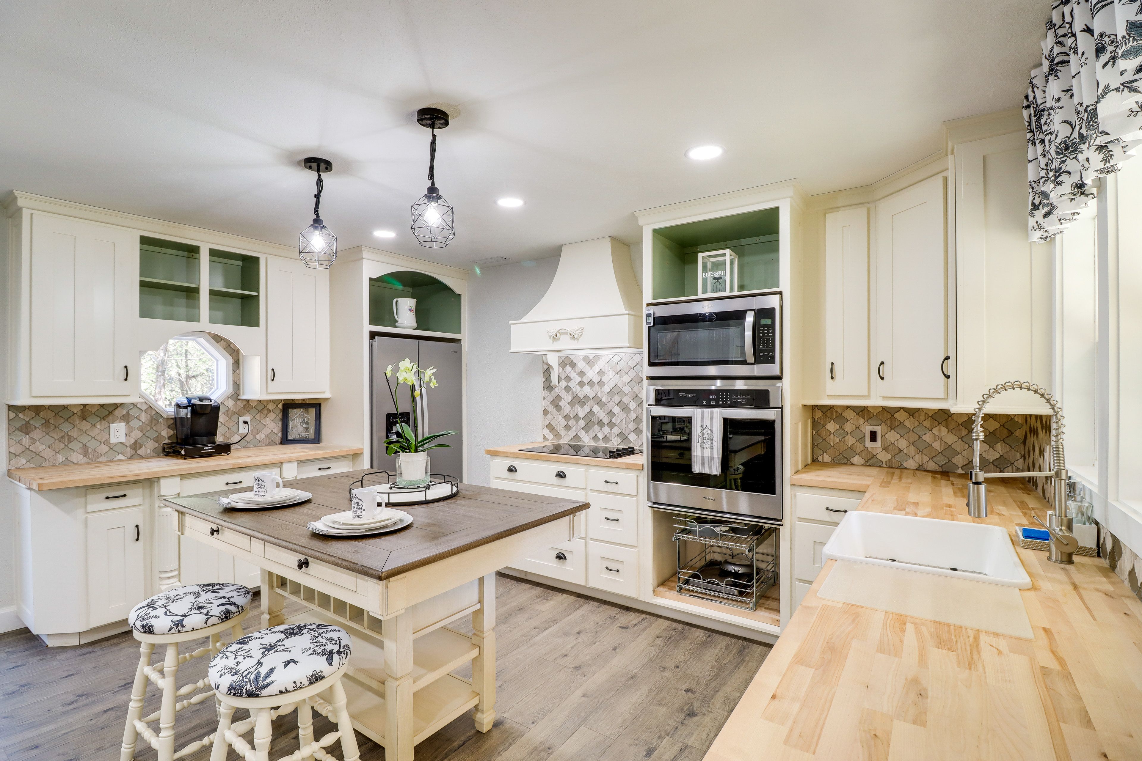Kitchen w/ Breakfast Bar | Entry Level