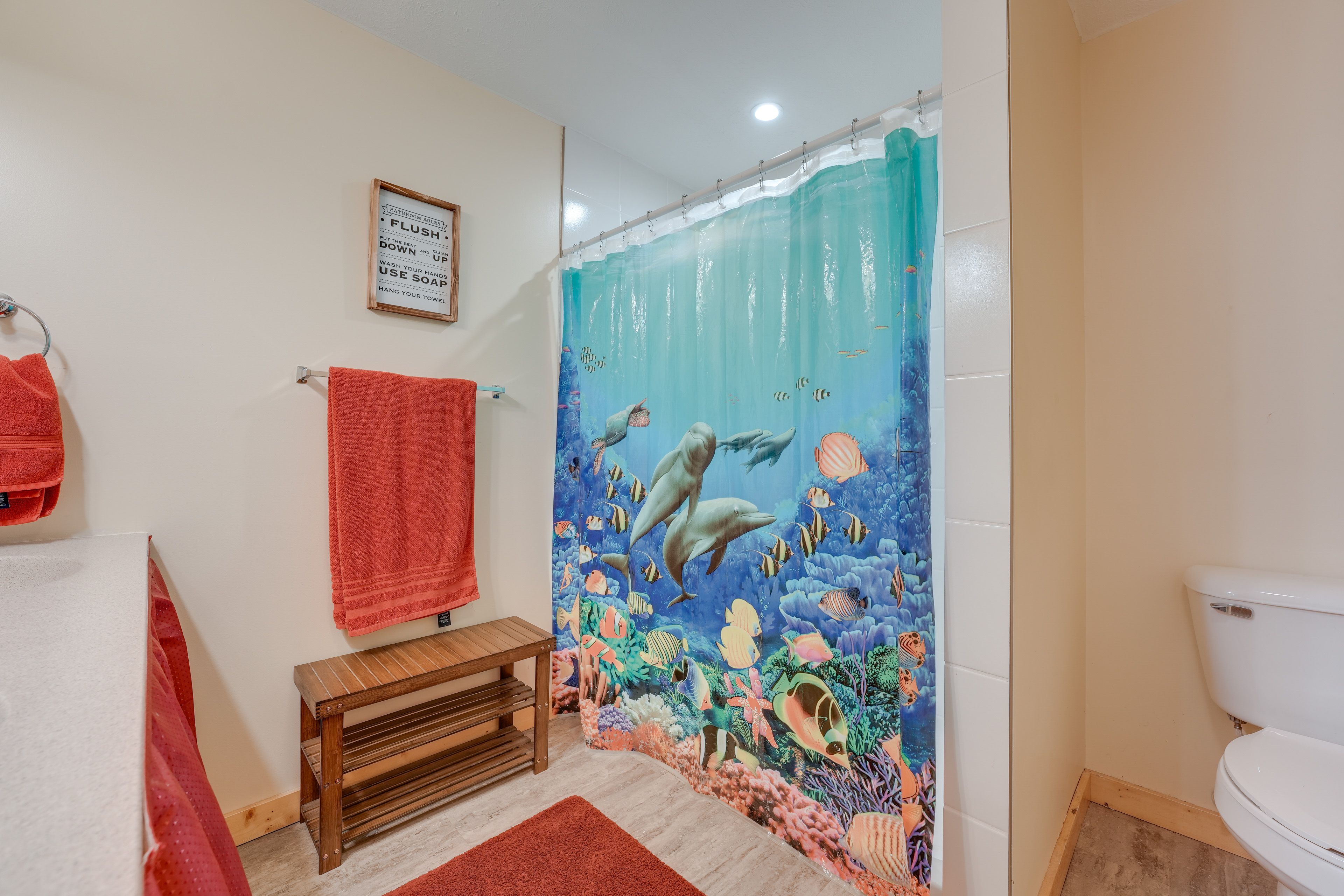 Roadhouse | Full Bathroom