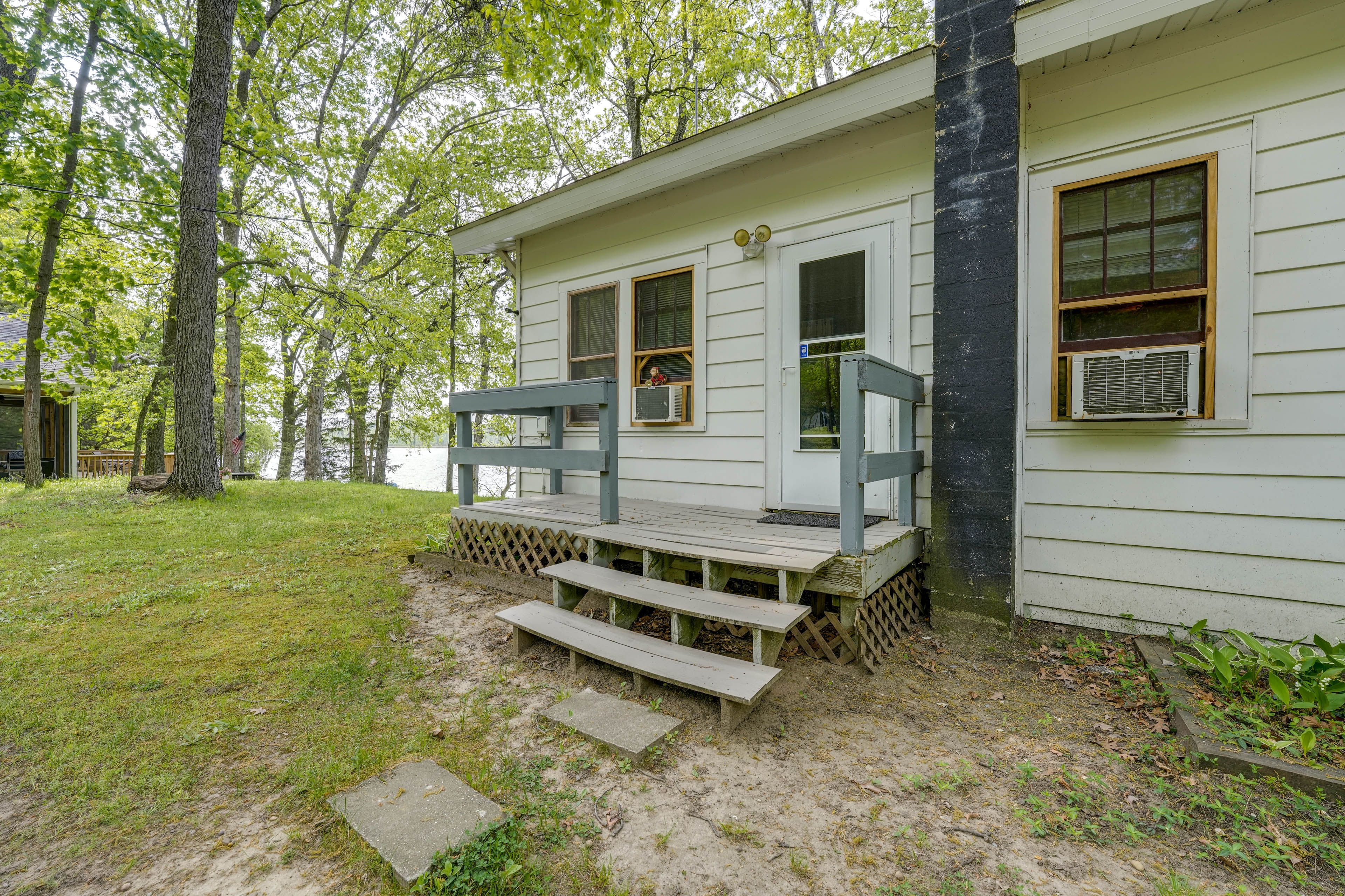 Lake House | Front Entry