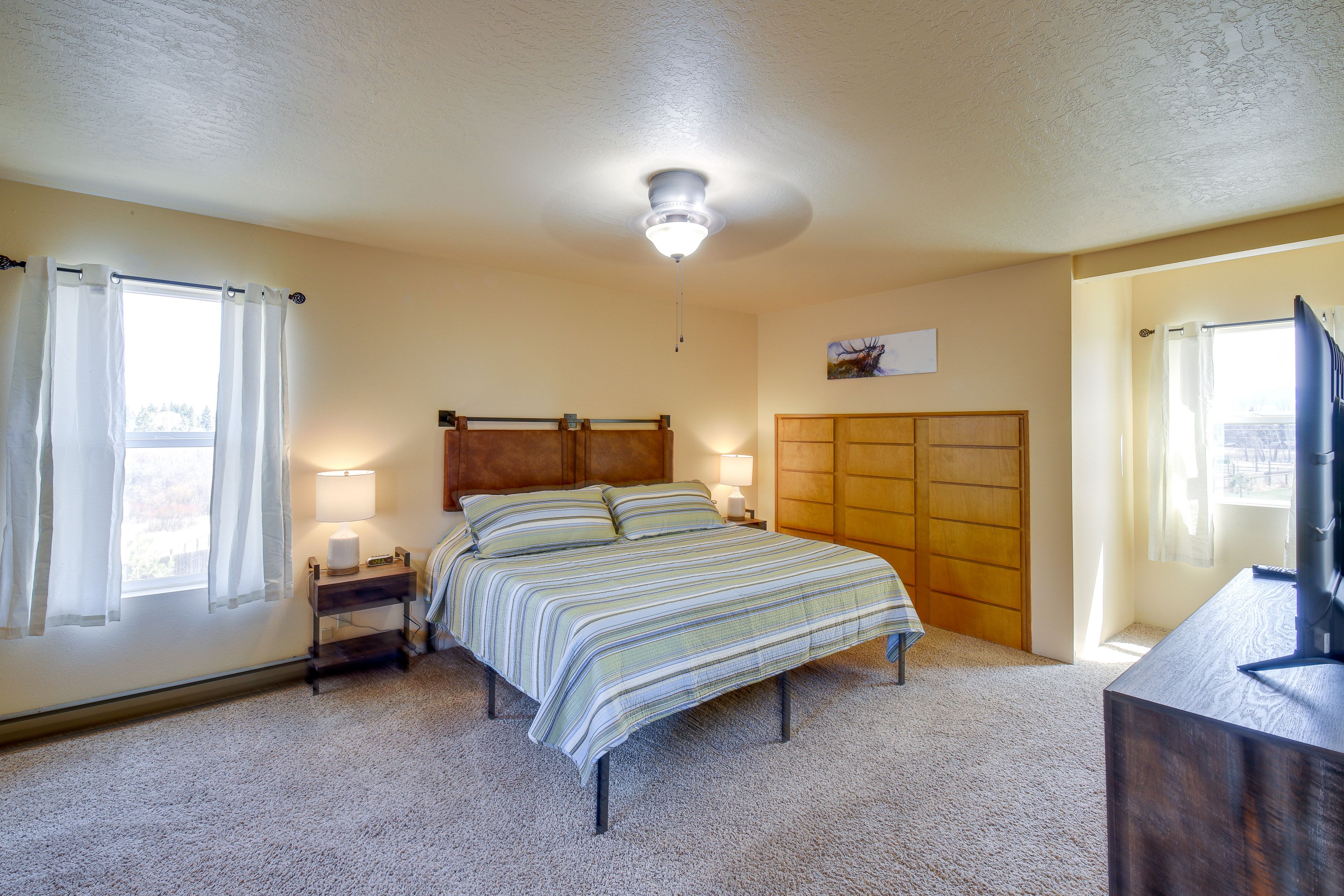 Bedroom 1 | 2nd Floor | King Bed | Smart TV | En-Suite Bathroom