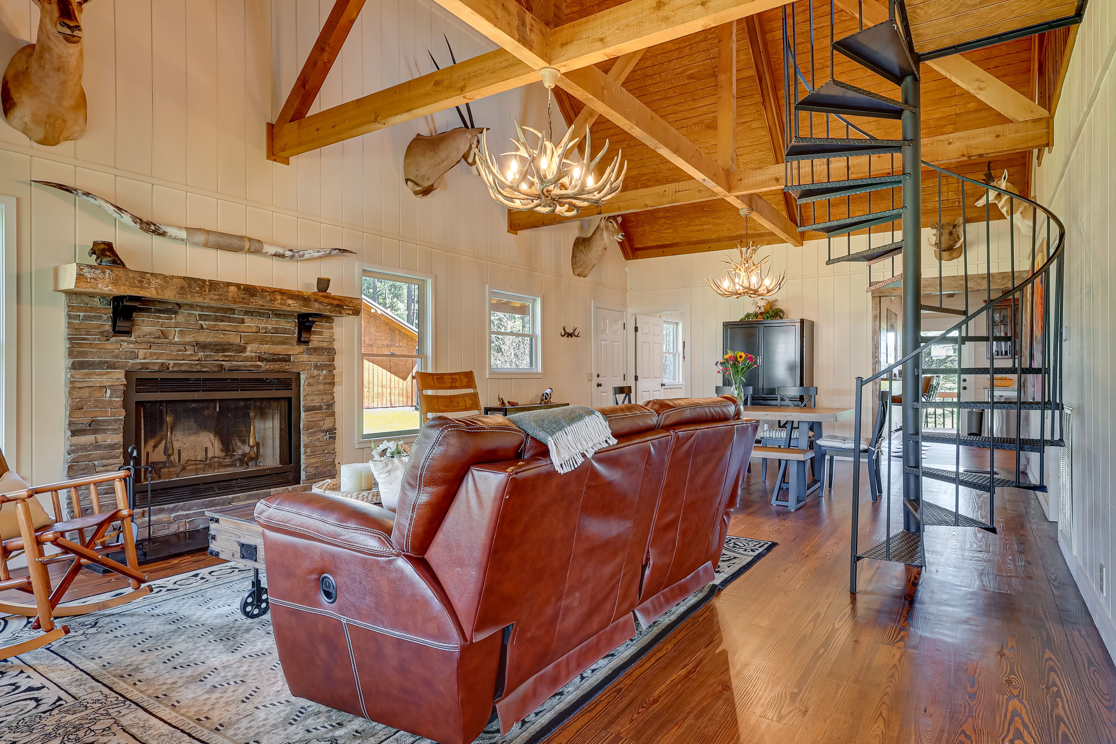 Living Room | Fireplace | Central Heating & A/C | Ceiling Fans