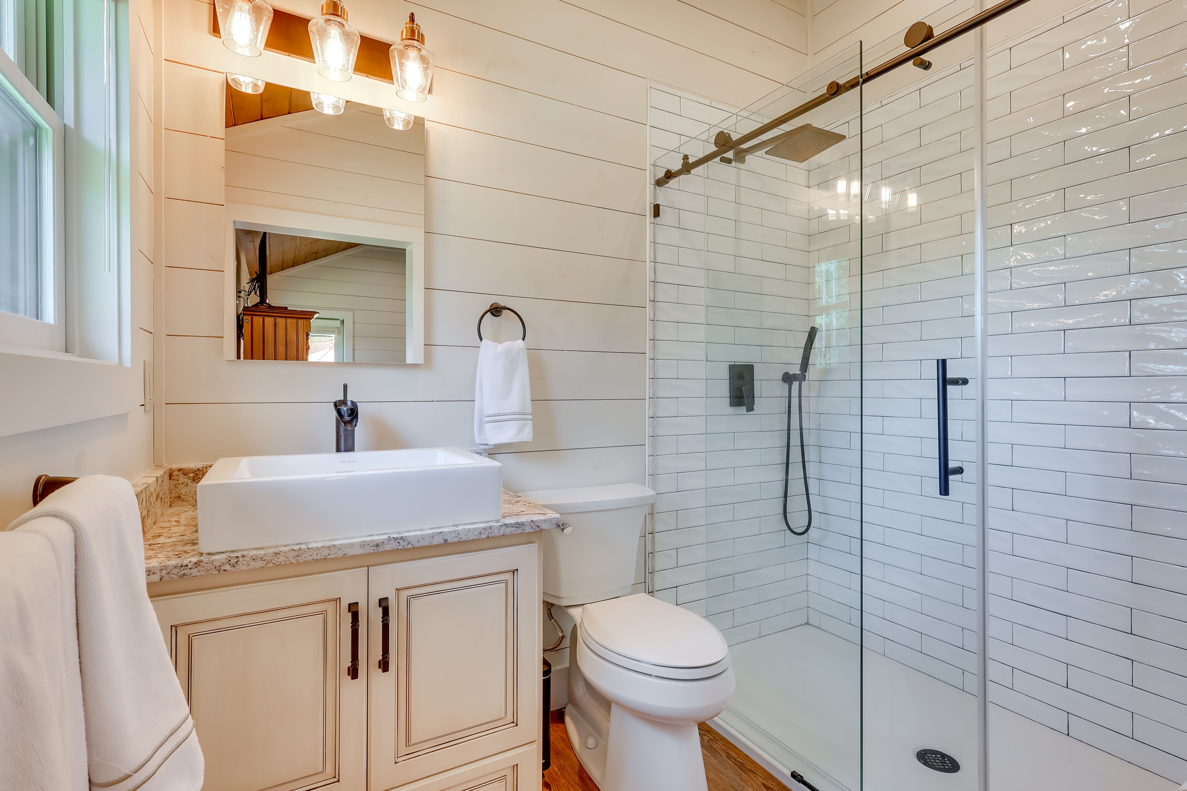Full Bathroom | Walk-In Shower | Towels Provided