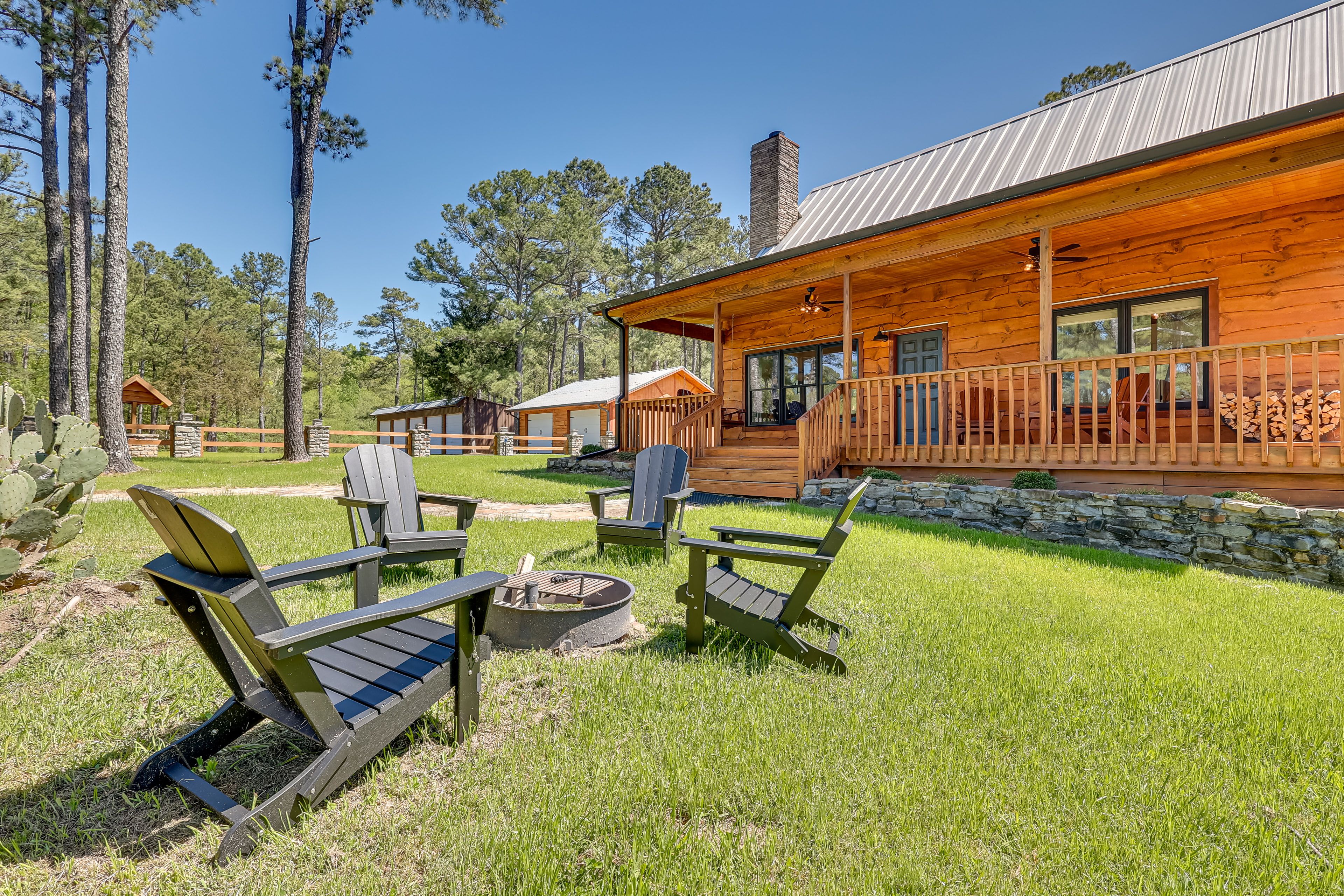 Fire Pit | Outdoor Seating