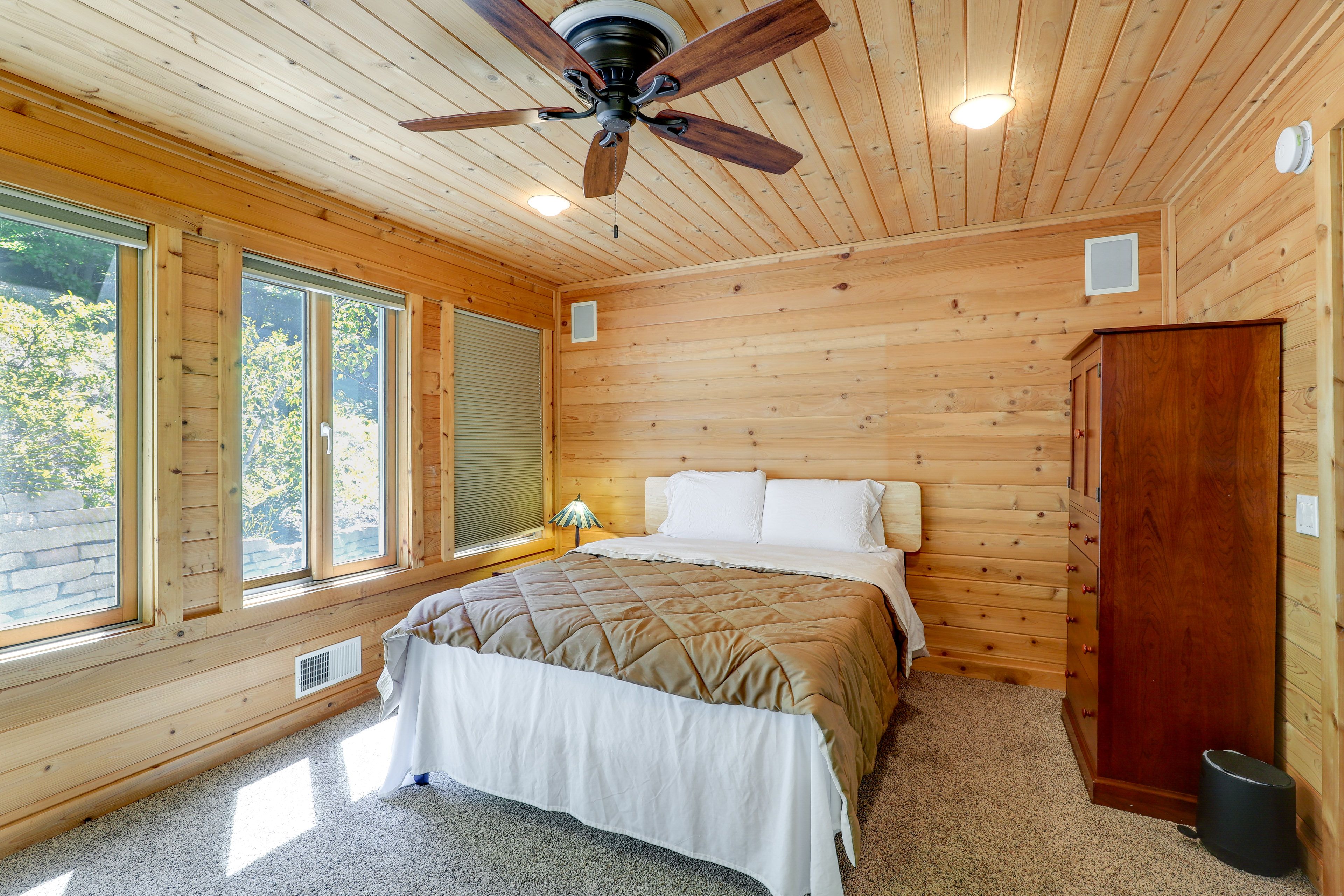 Bedroom 2 | Queen Bed | Queen Sleeper Sofa