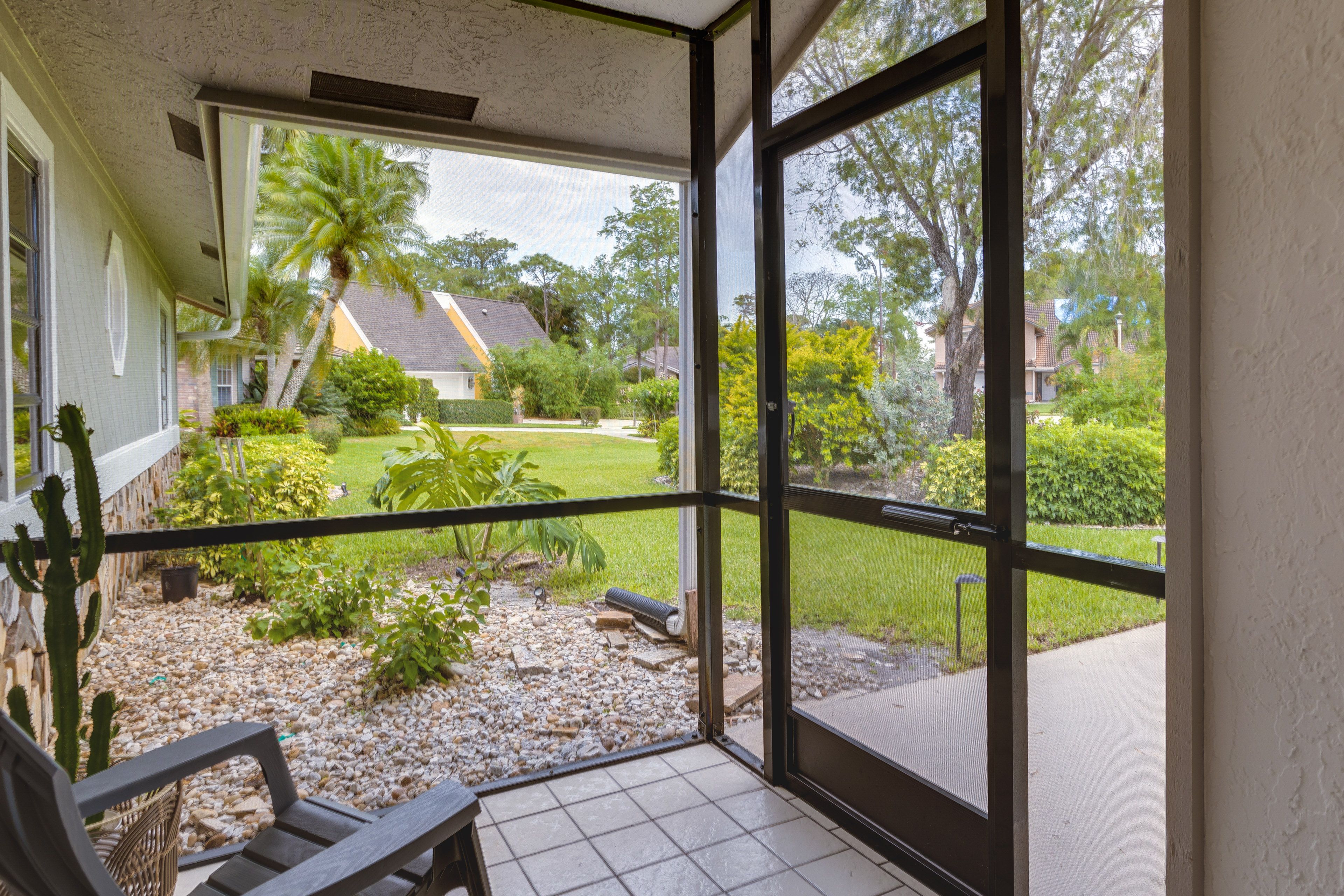House Exterior | Screened Porch