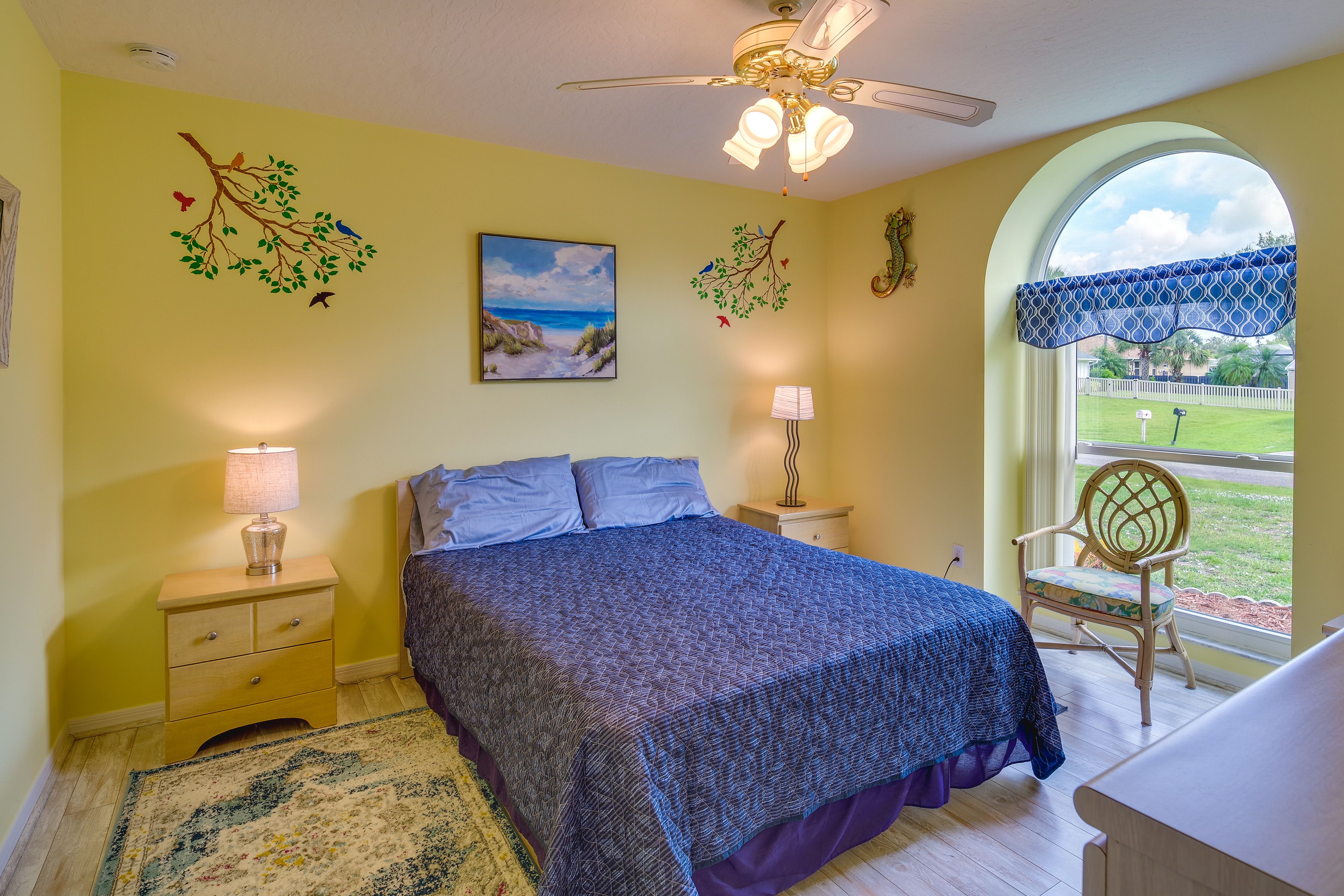 Bedroom 2 | Queen Bed