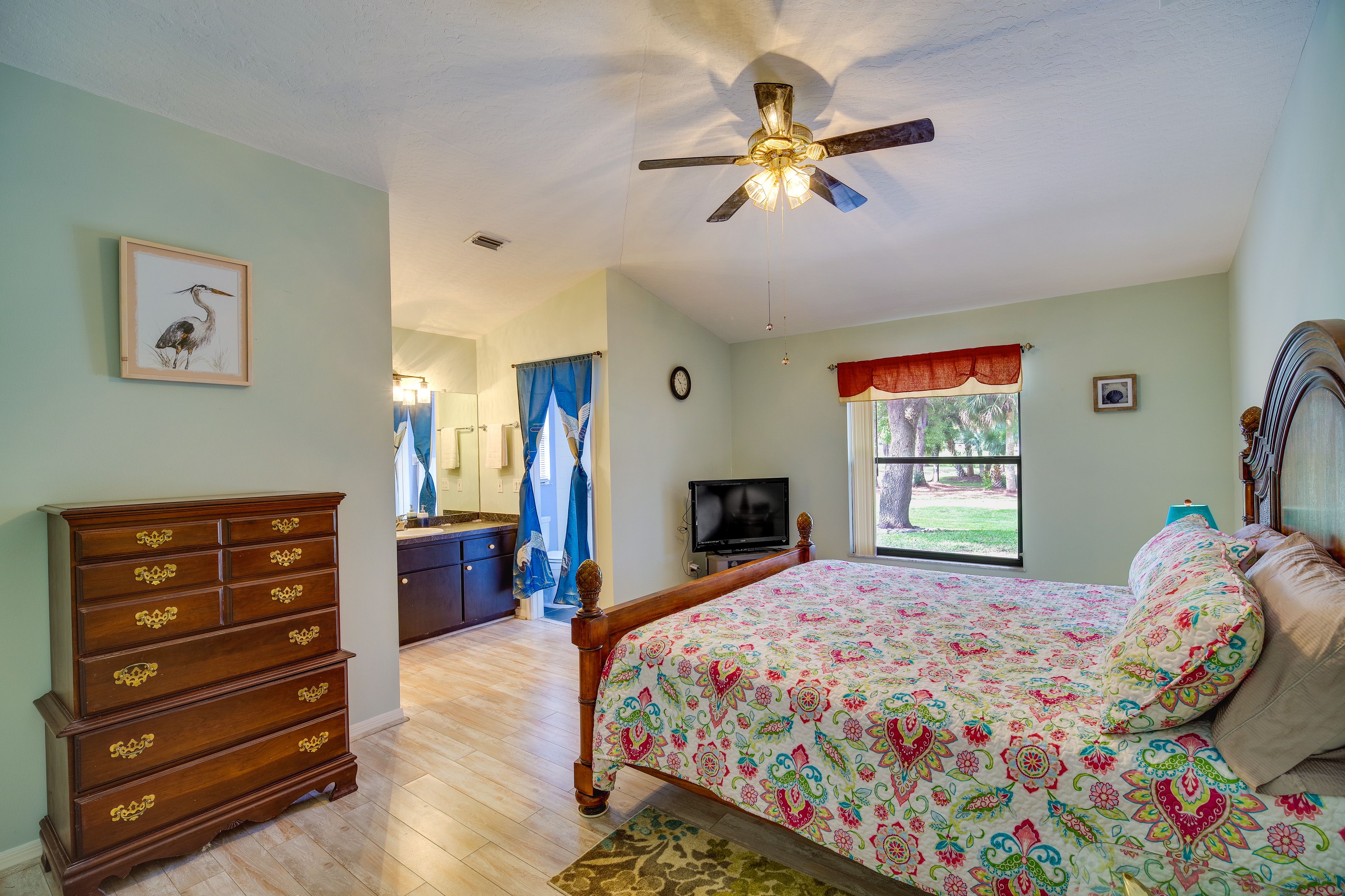 Bedroom 1 | King Bed
