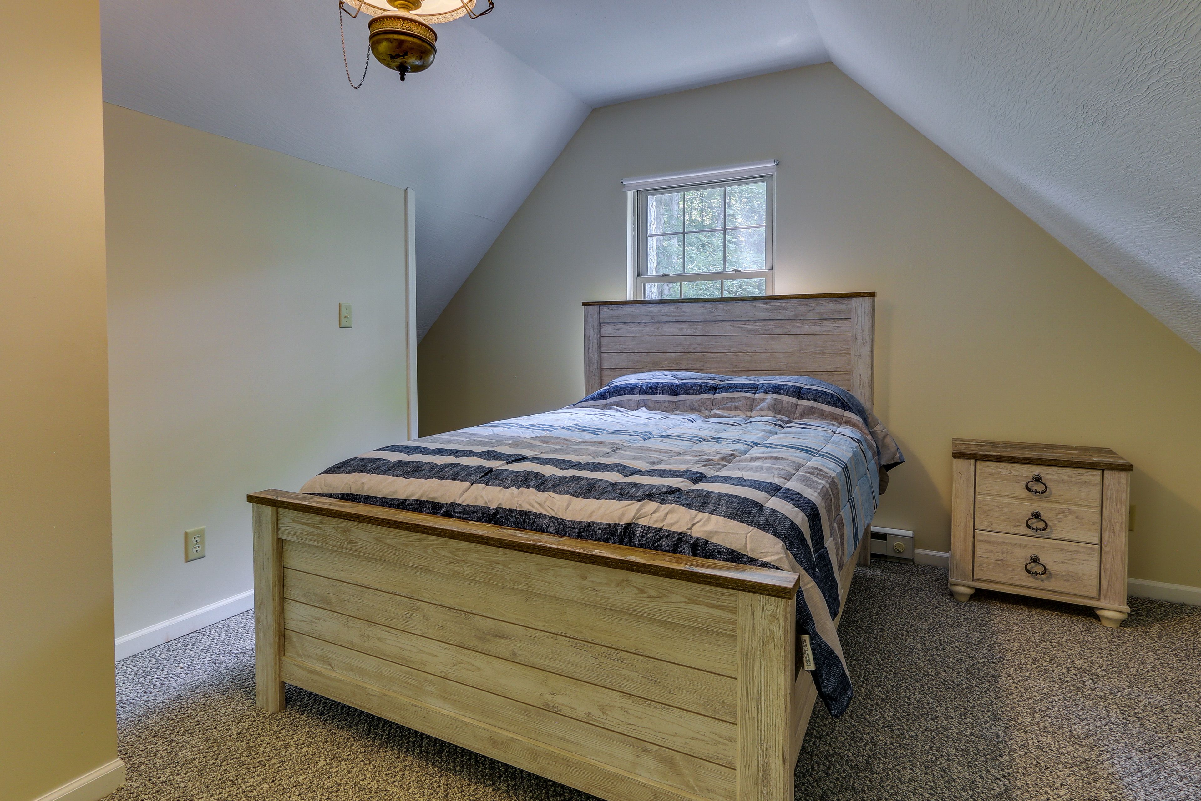 Bedroom 1 | Queen Bed | Linens Provided