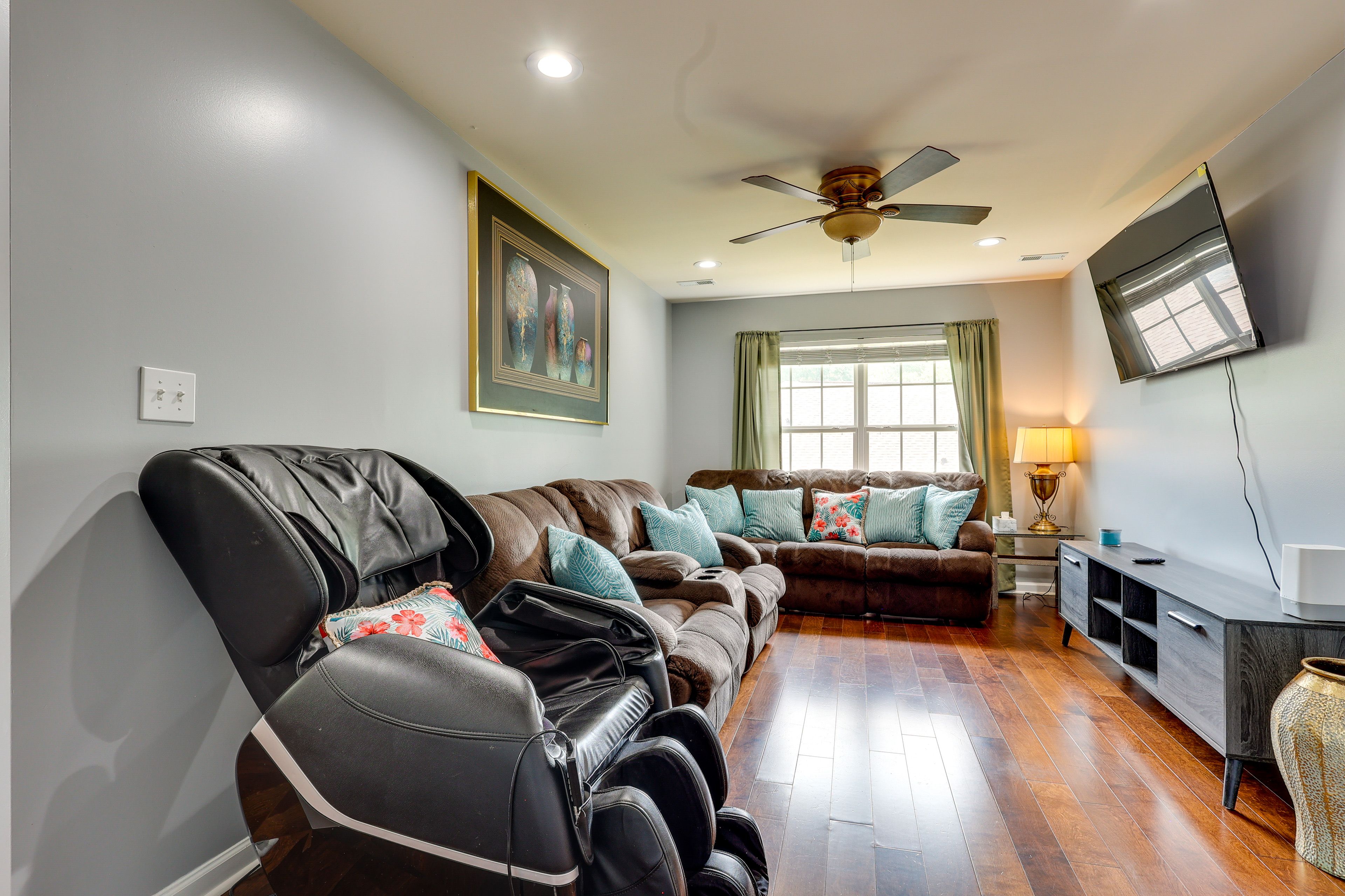Living Room | 2nd Floor | Smart TV
