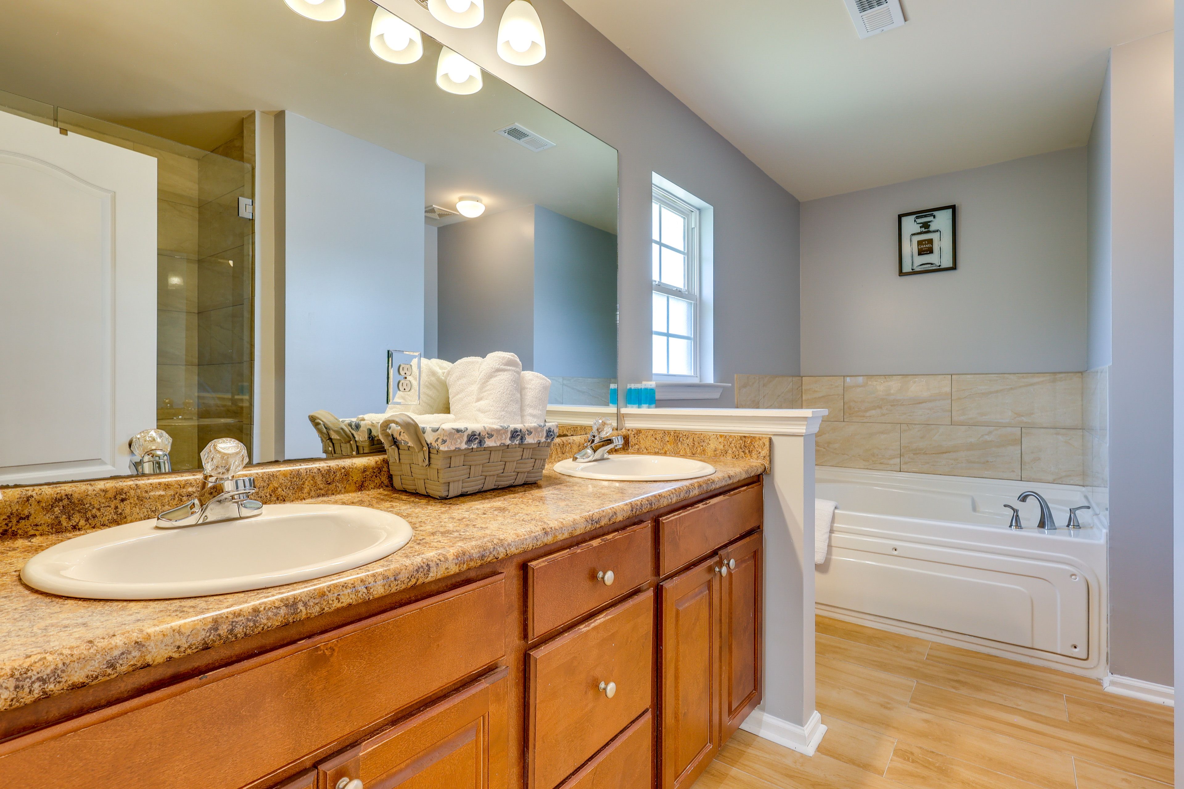 En-Suite Bathroom | 2nd Floor | Complimentary Toiletries