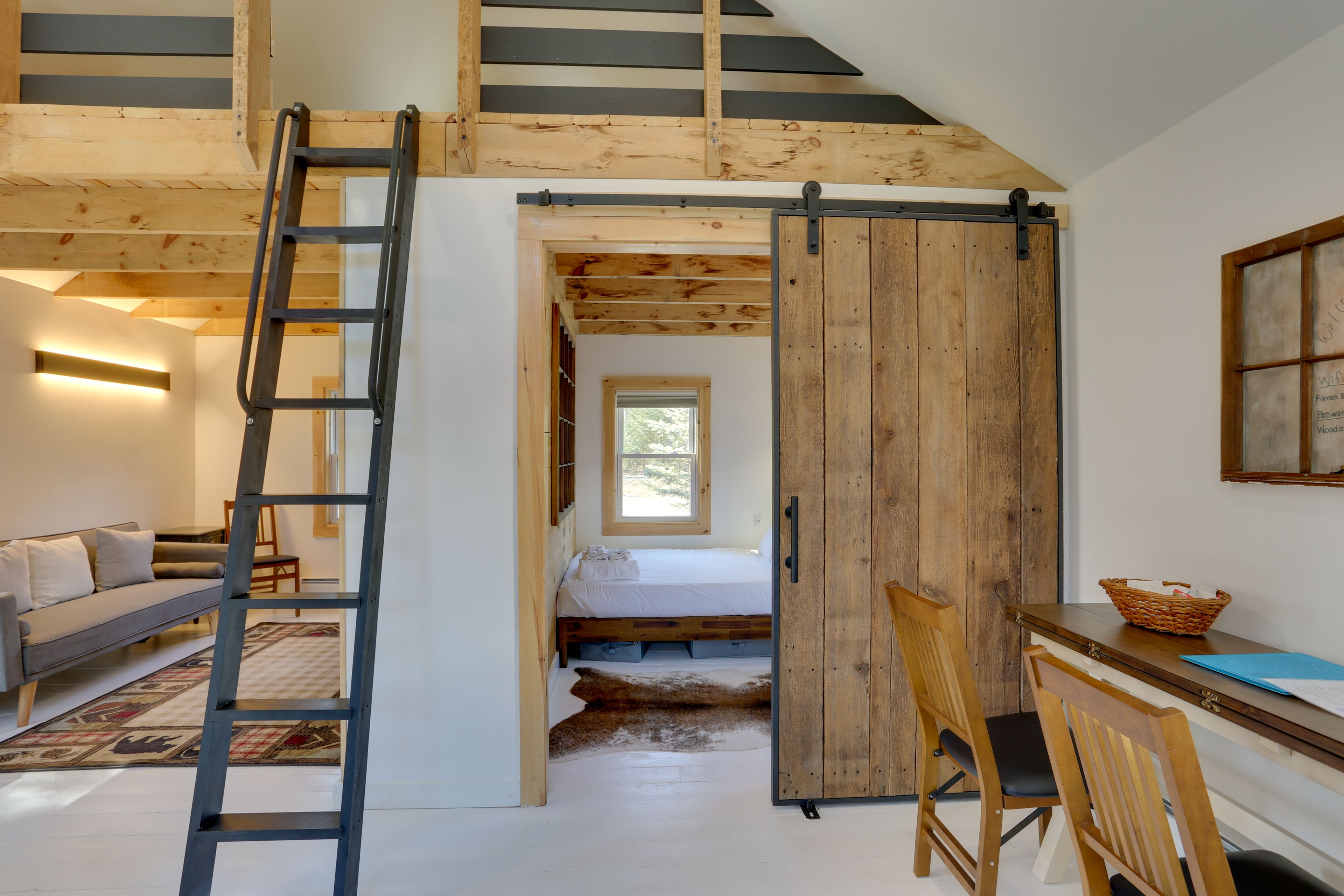 Bedroom | Queen Bed