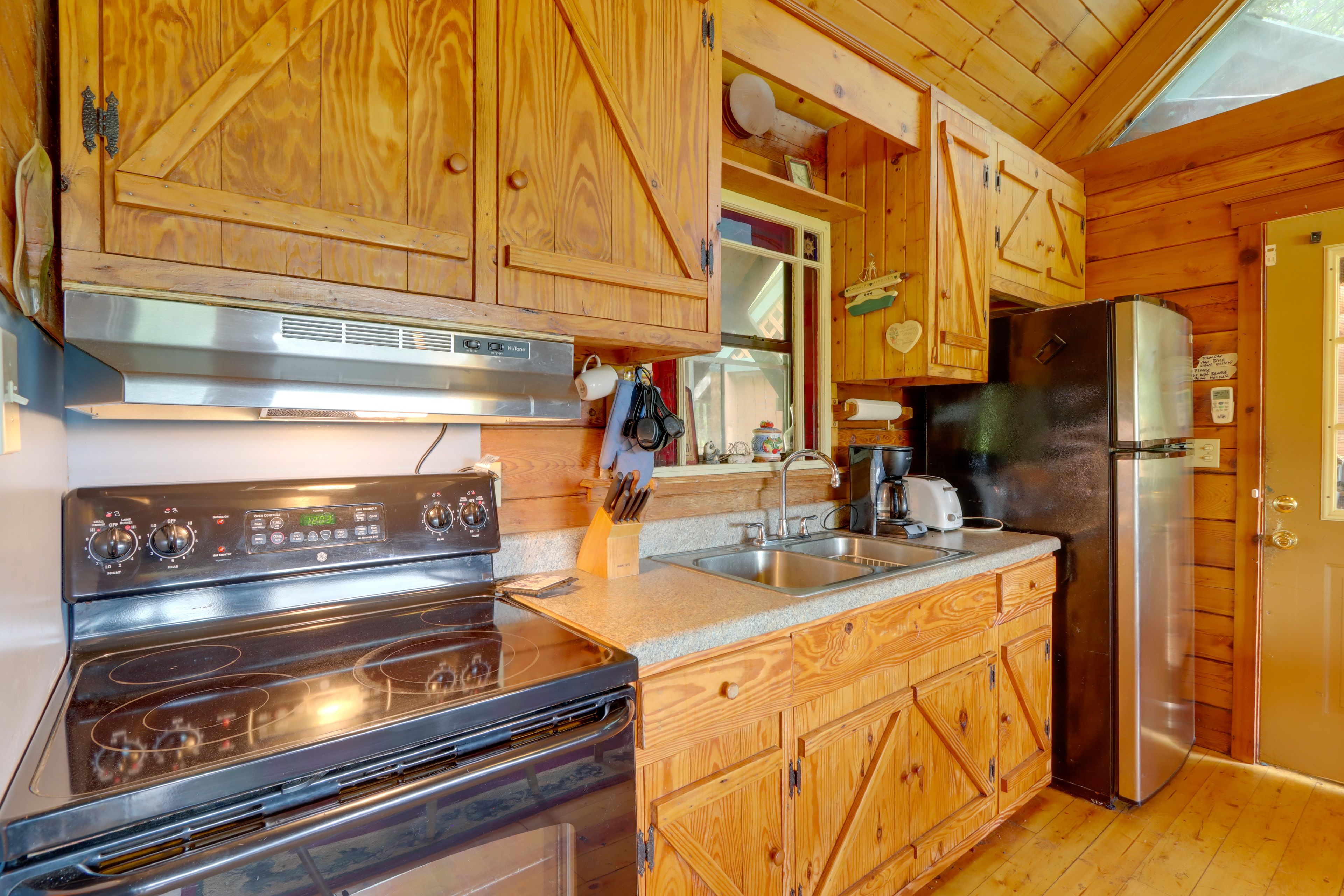 Kitchen | 1st Floor | Coffee Maker | Toaster | Cooking Basics