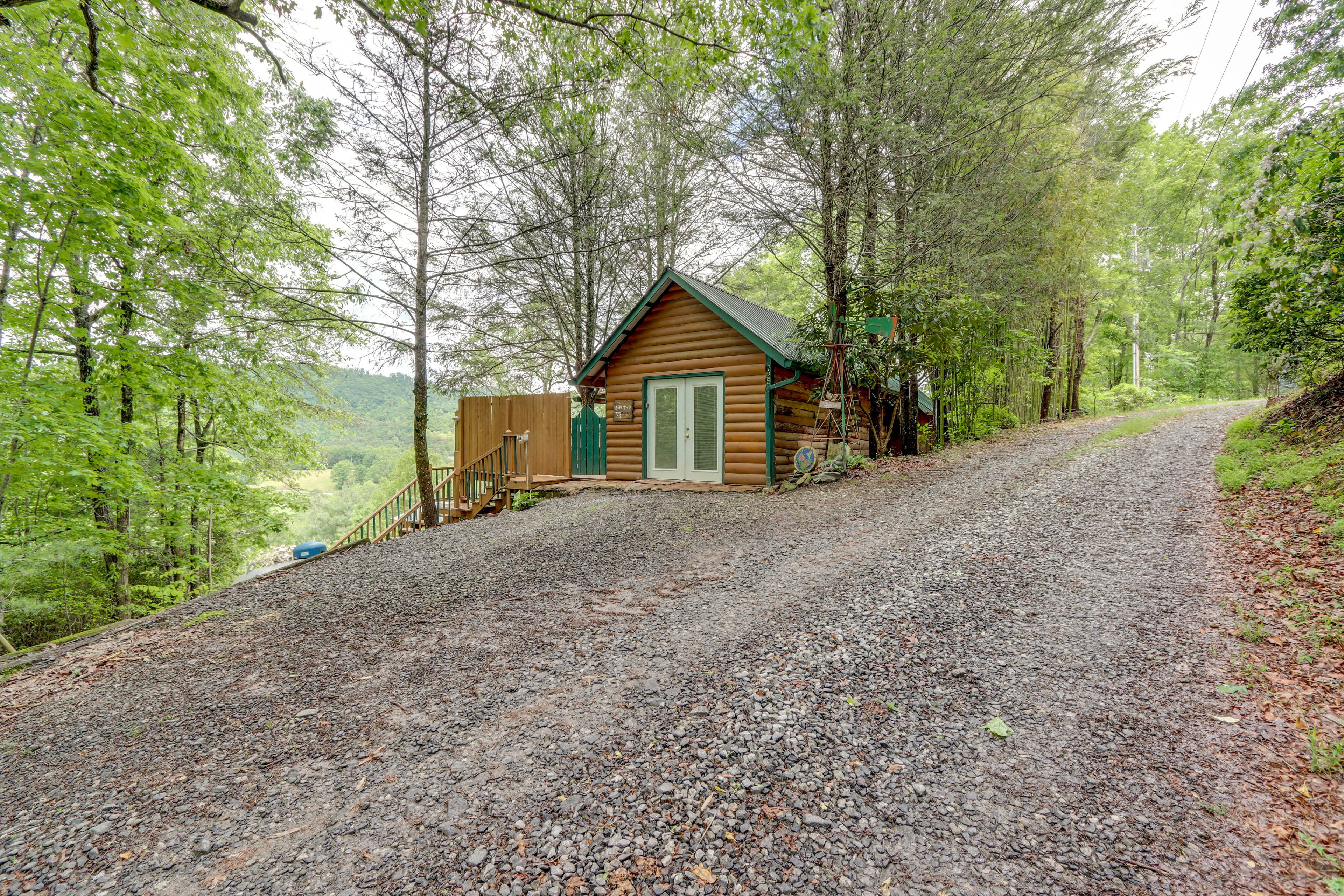 Parking | Driveway (2 Vehicles)