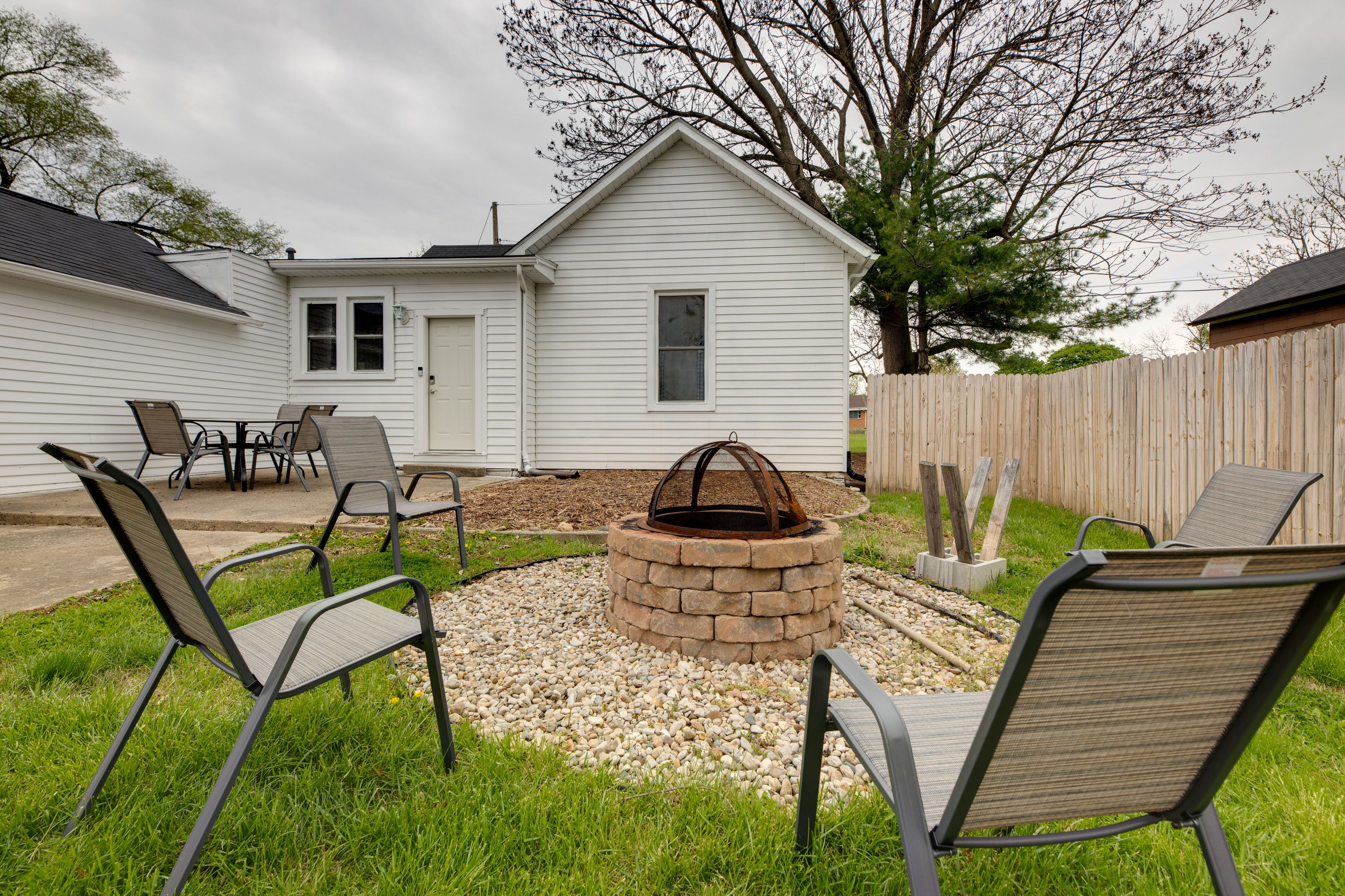 Backyard | Fire Pit