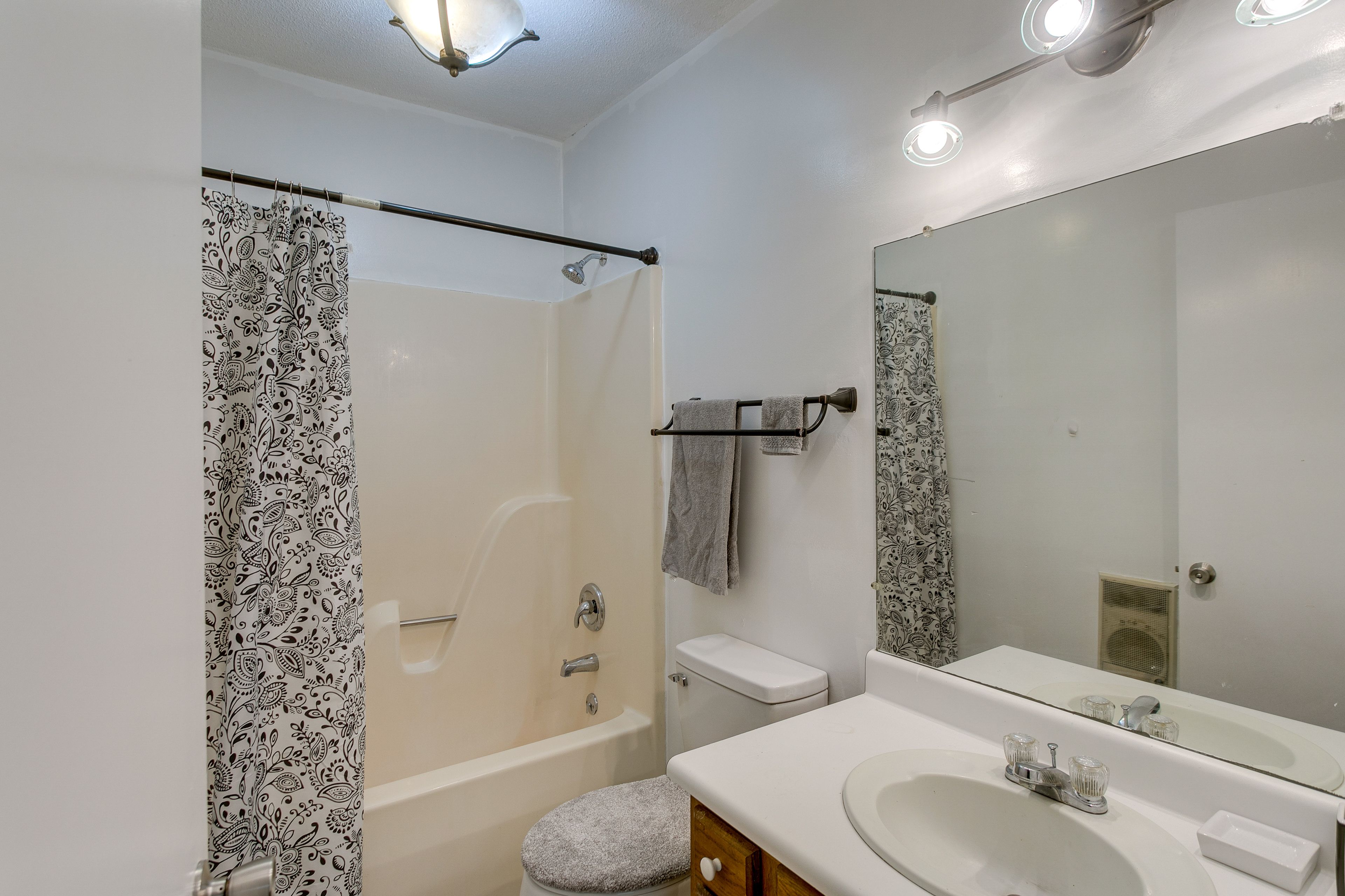 Bathroom | Complimentary Toiletries