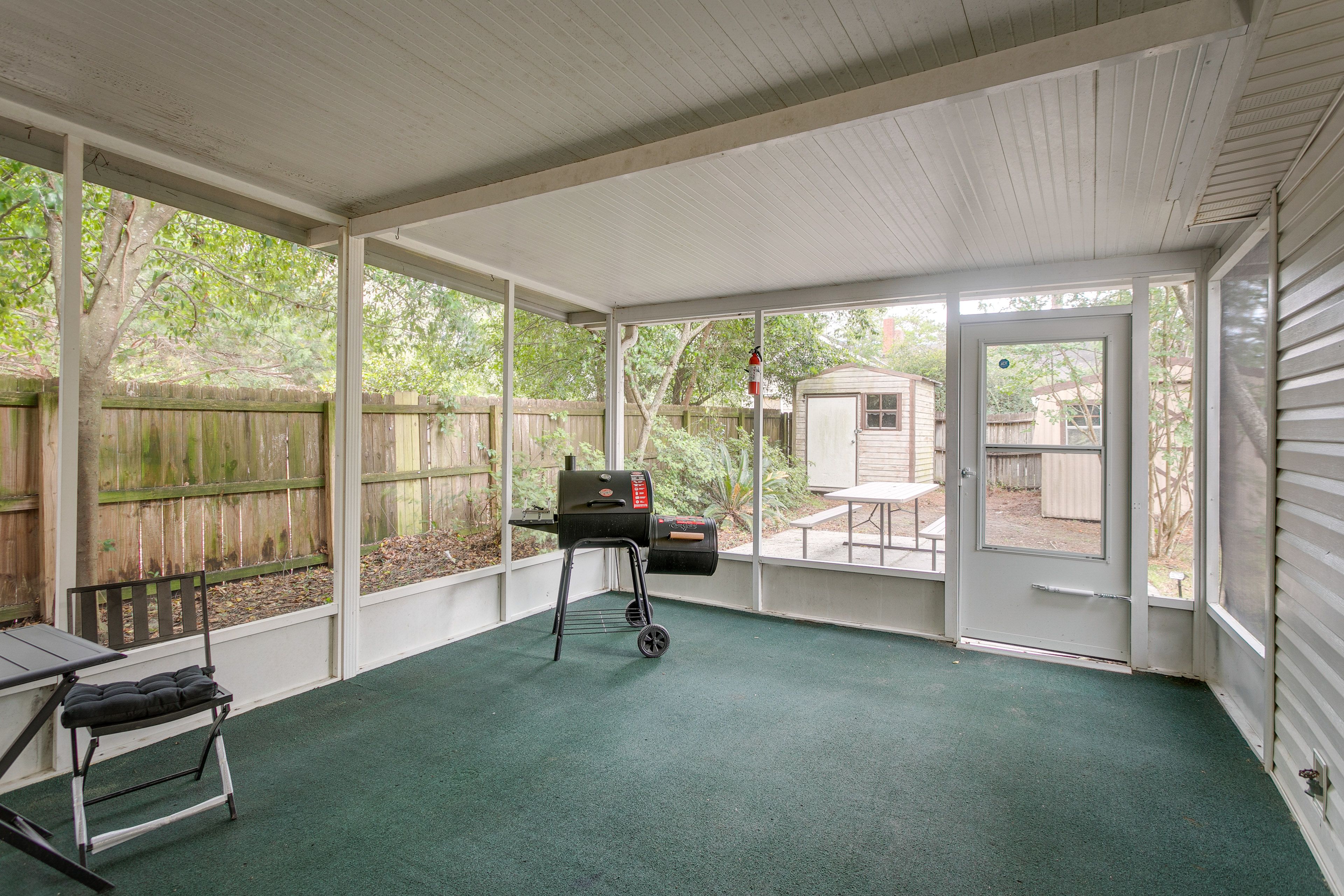 Screened Porch | Grill | Outdoor Seating