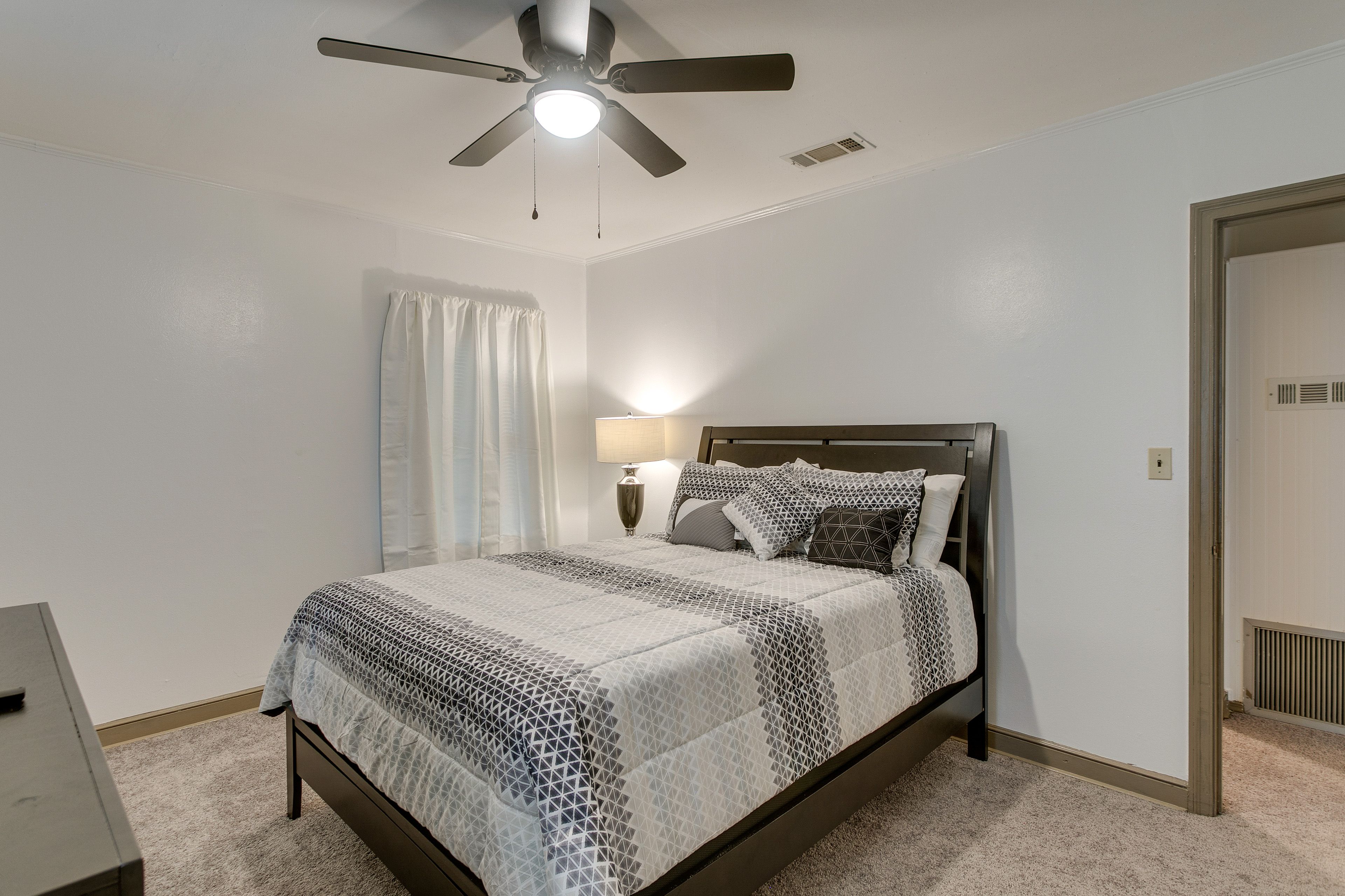 Bedroom 3 | Queen Bed | TV