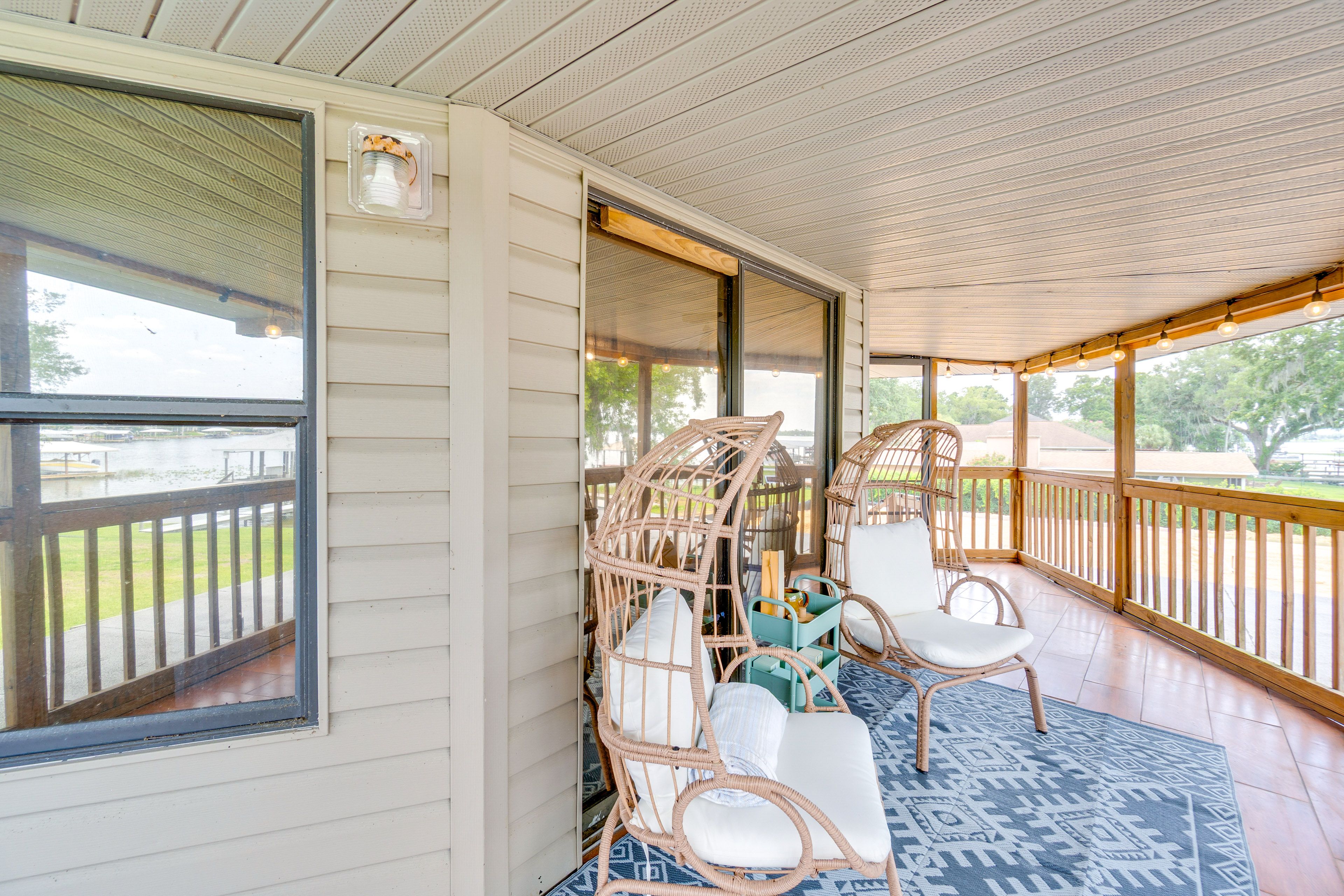 Screened-In Balcony