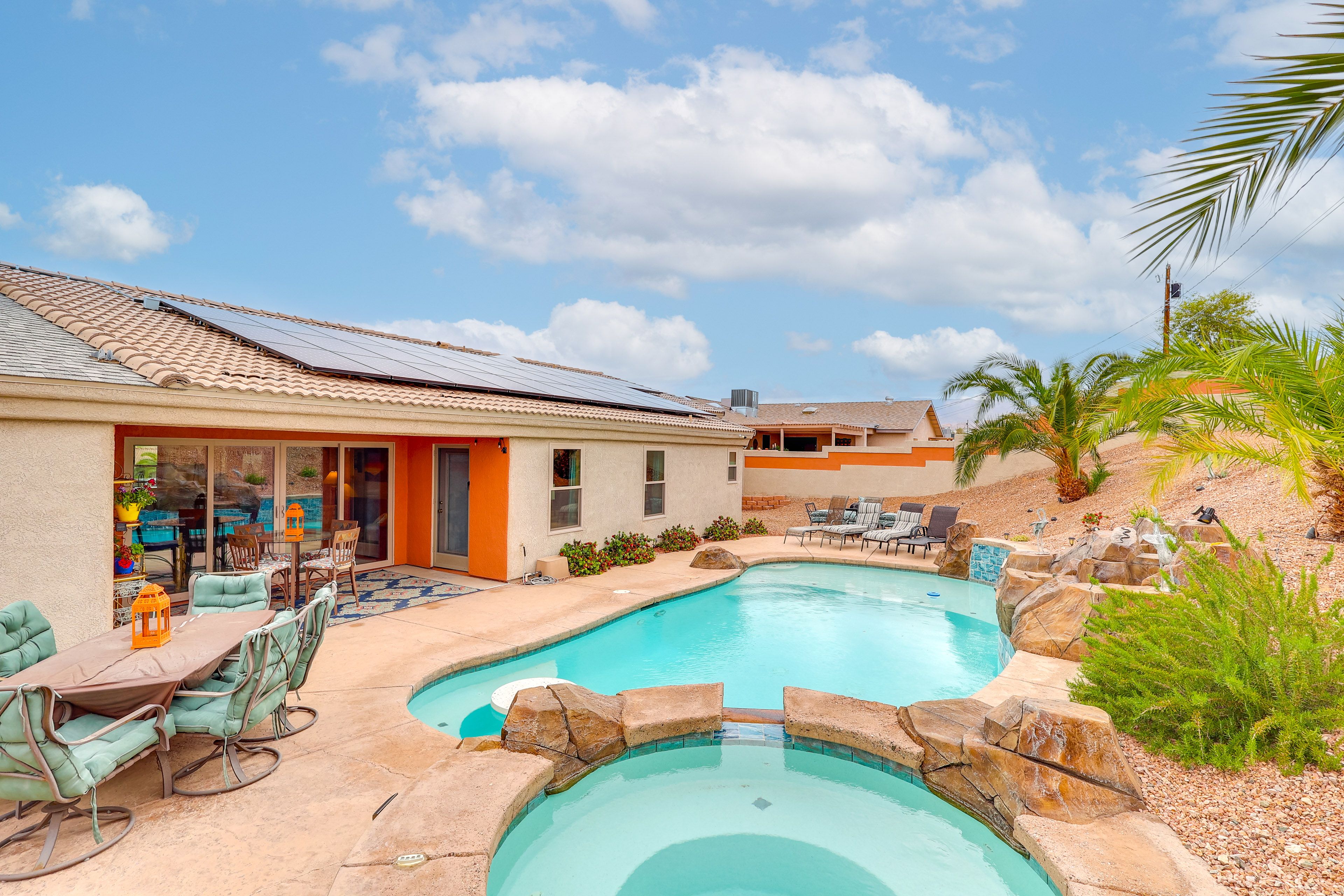 Lake Havasu City Vacation Rental | 4BR | 3BR | 2,200 Sq Ft | 1 Step to Enter