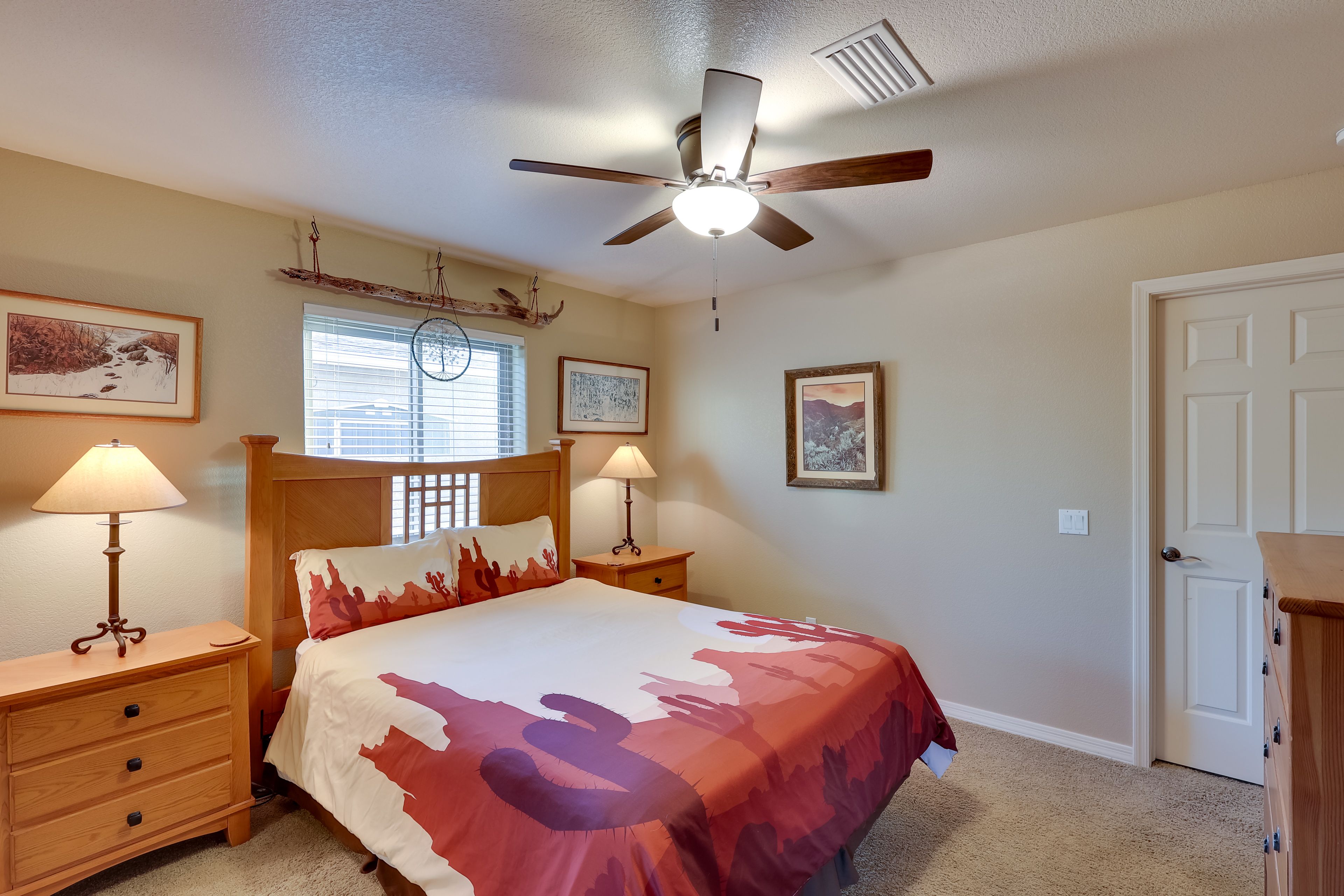 Bedroom 3 | Queen Bed