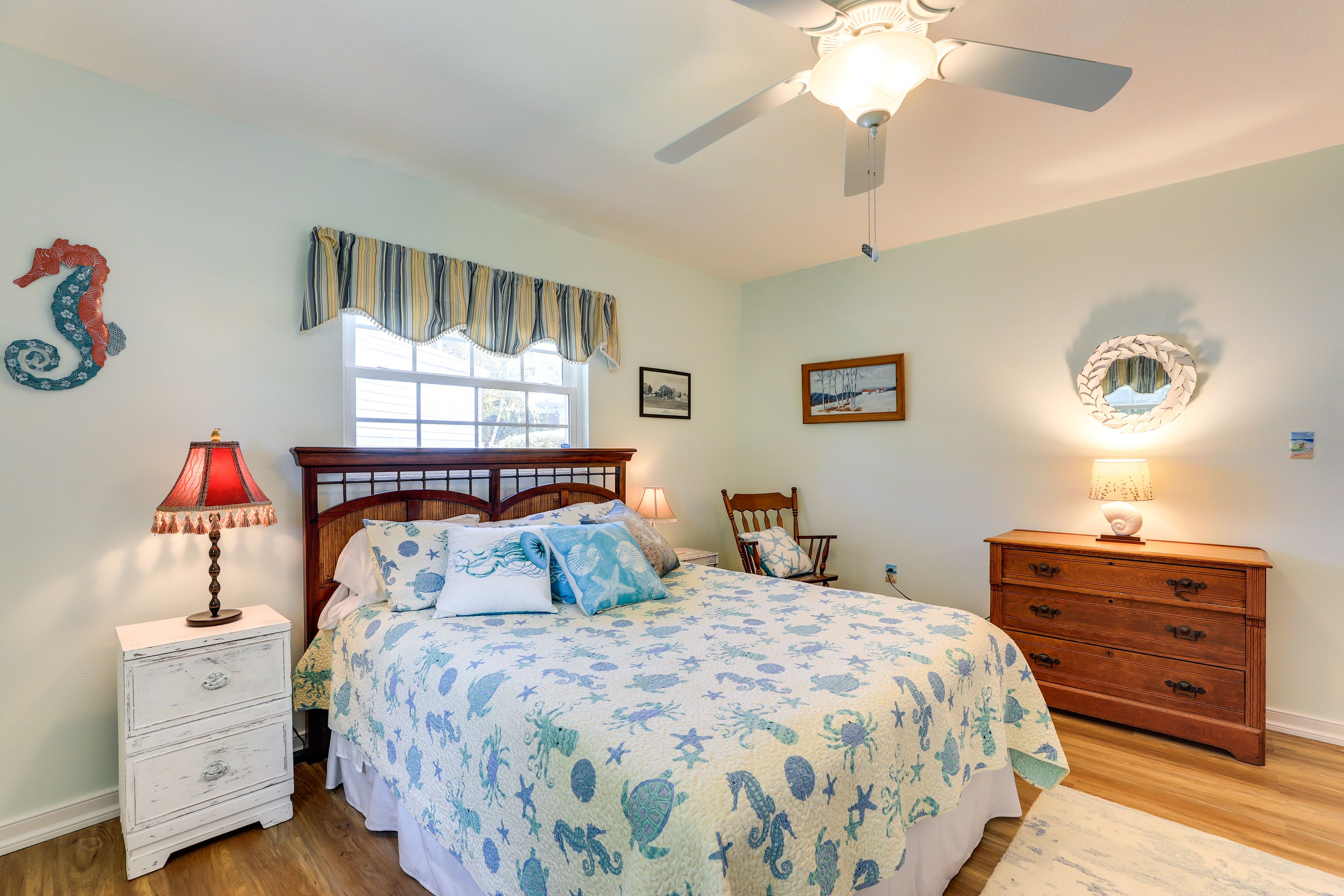 Bedroom 2 | Queen Bed
