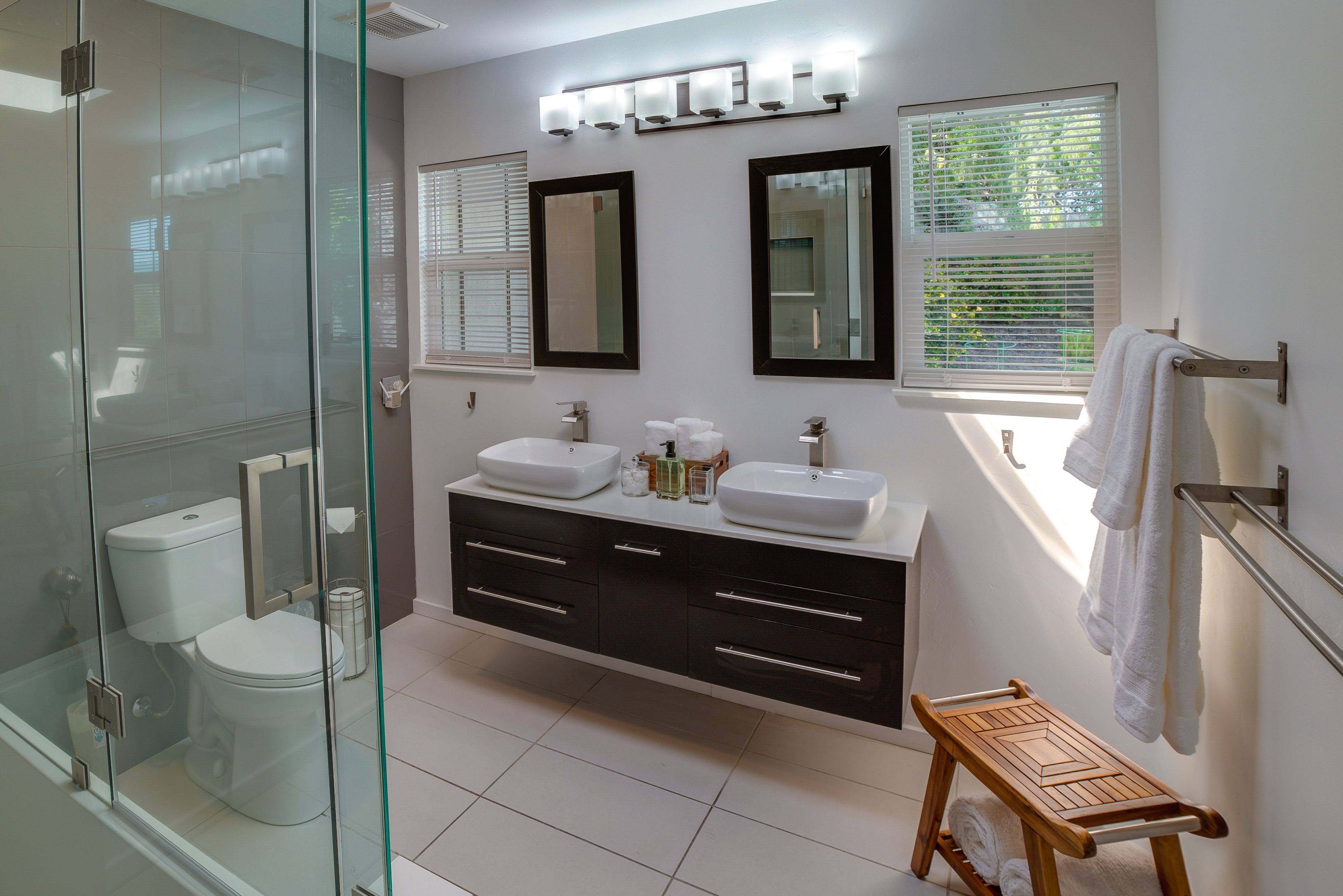 En-Suite Bathroom | Complimentary Toiletries | Hair Dryer