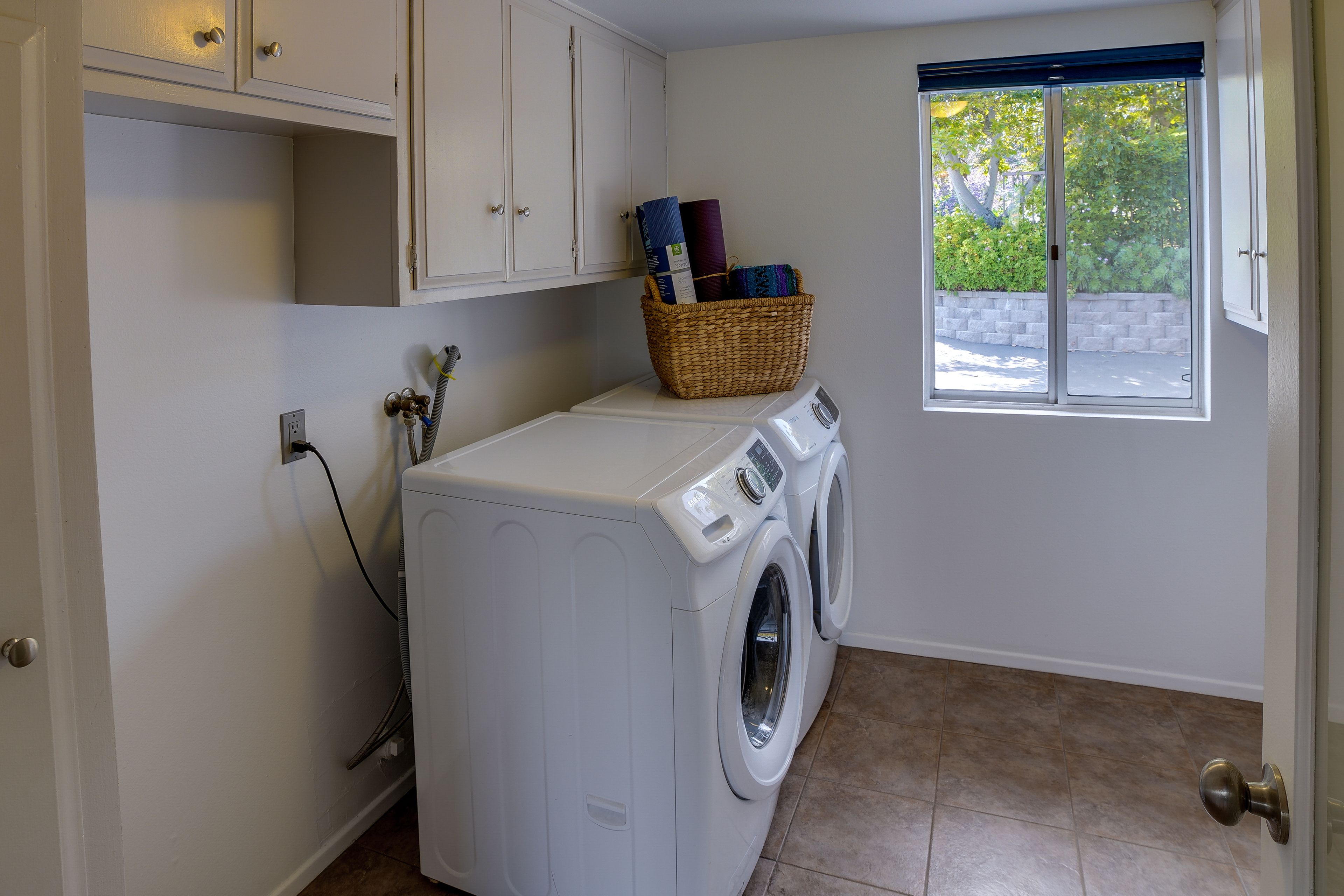 Washer & Dryer | Linens Provided