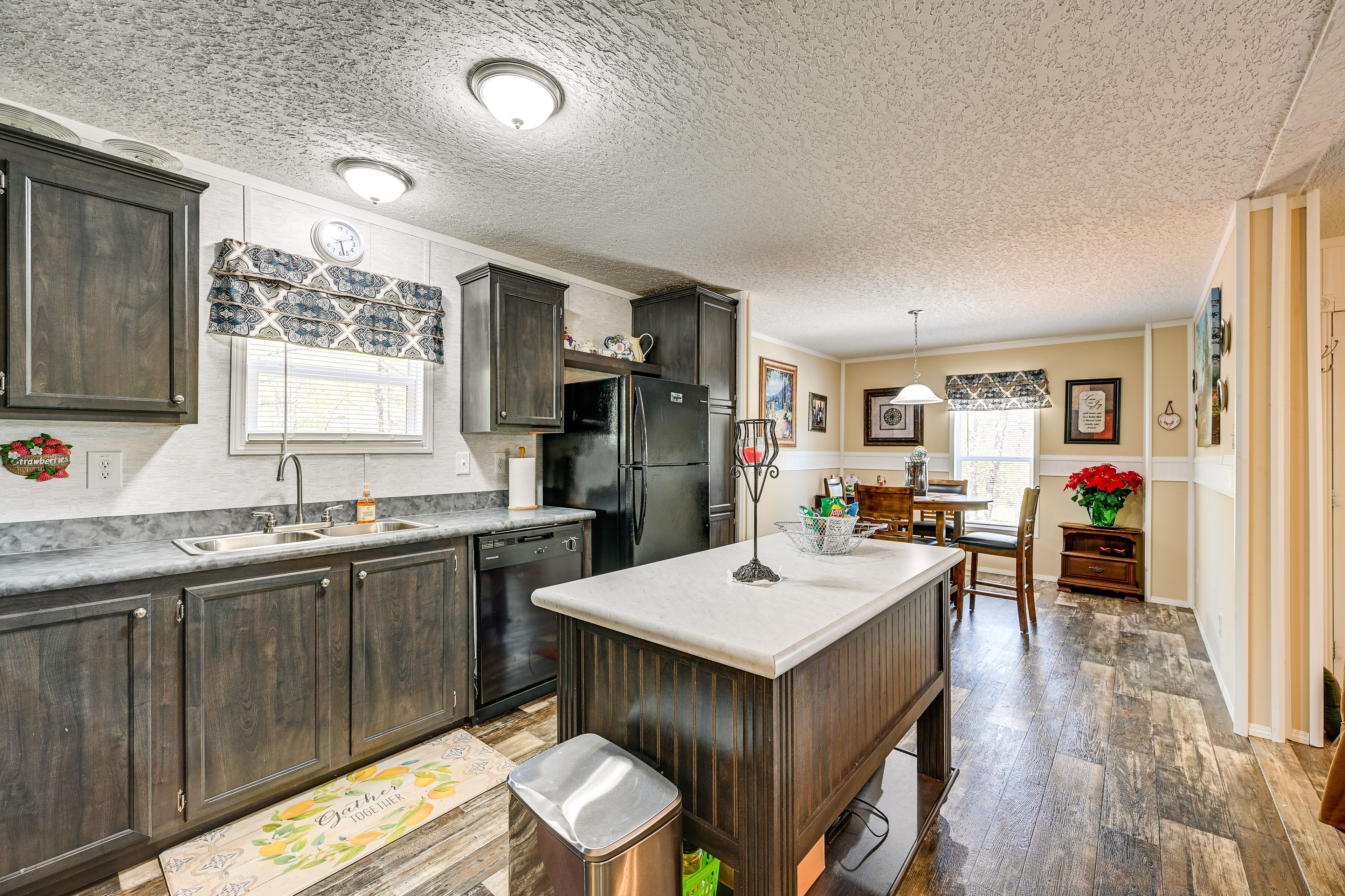 Kitchen | Cooking Basics | Coffee Maker | Paper Towels/Trash Bags Provided