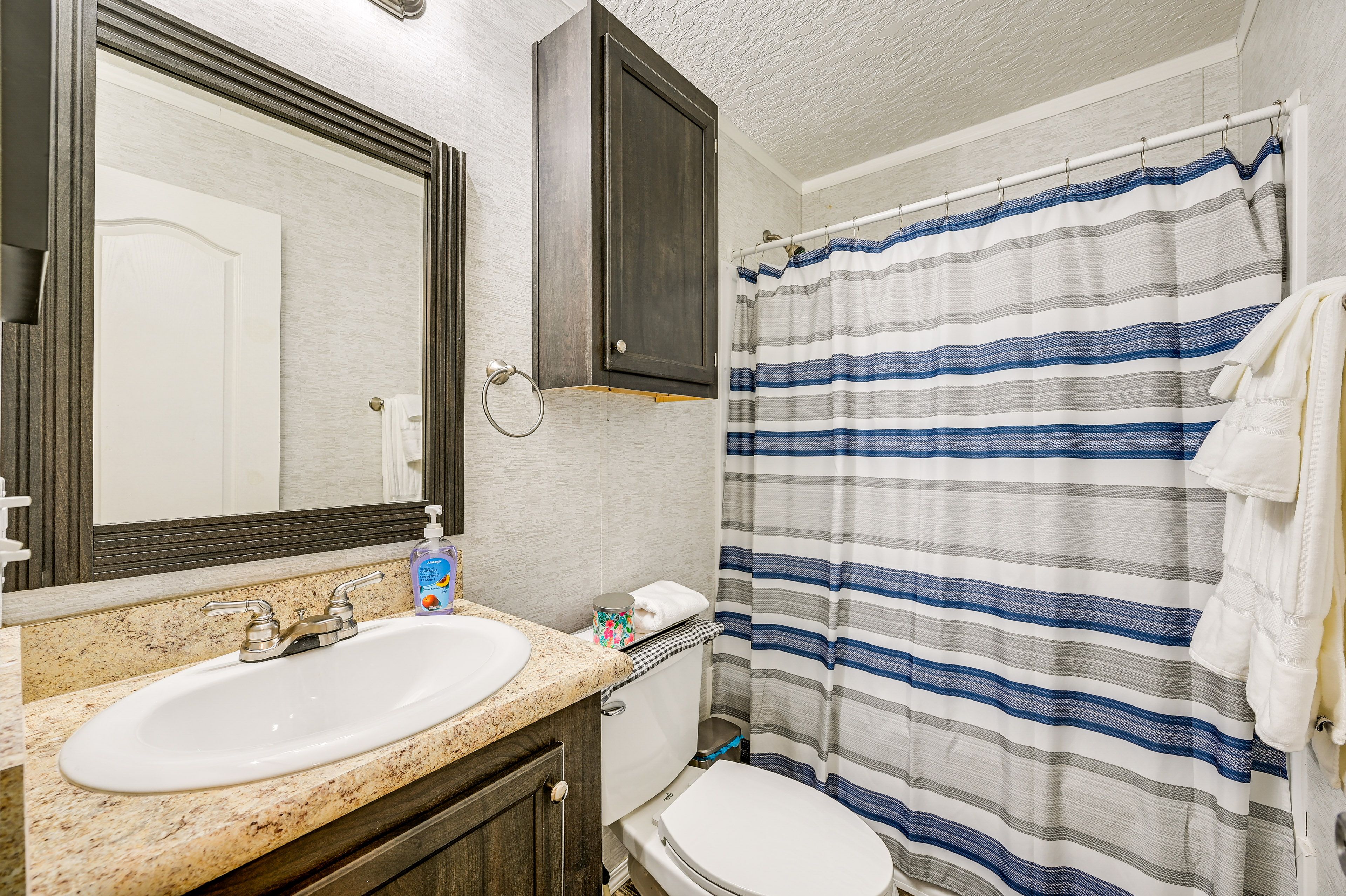 Bathroom | Towels Provided