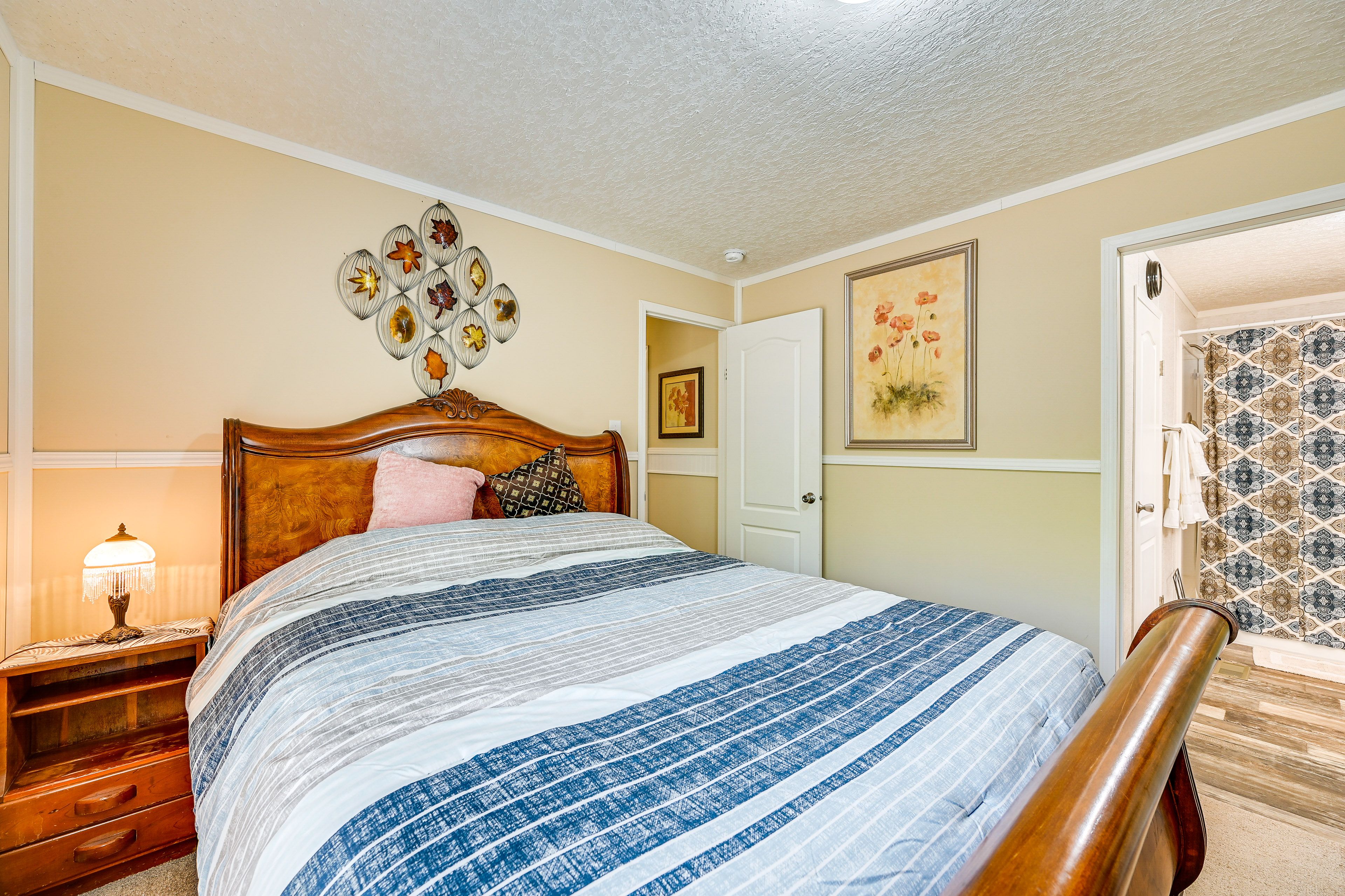 Bedroom 1 | Queen Bed | Linens Provided