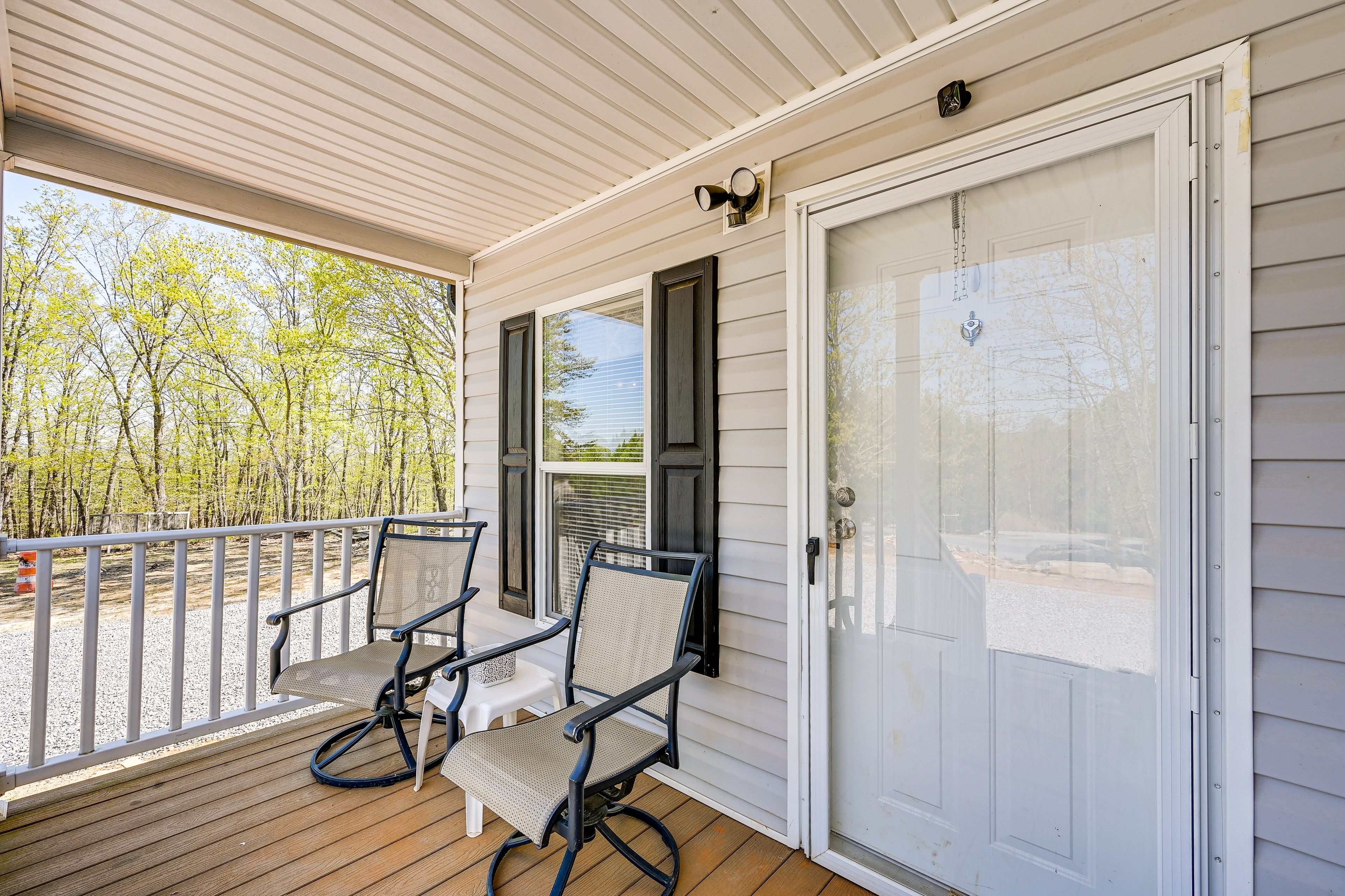 Furnished Porch