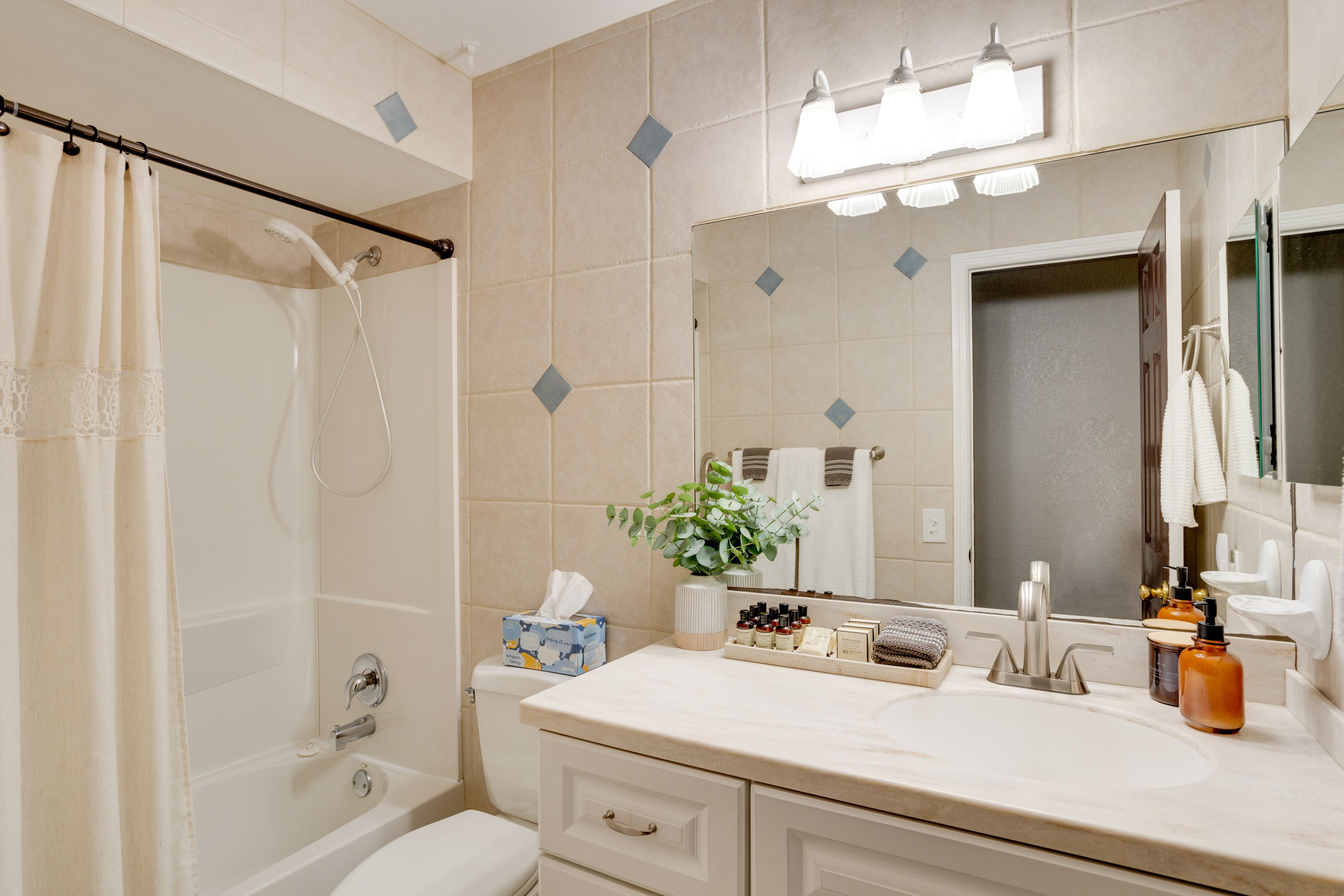 Bathroom | Towels Provided