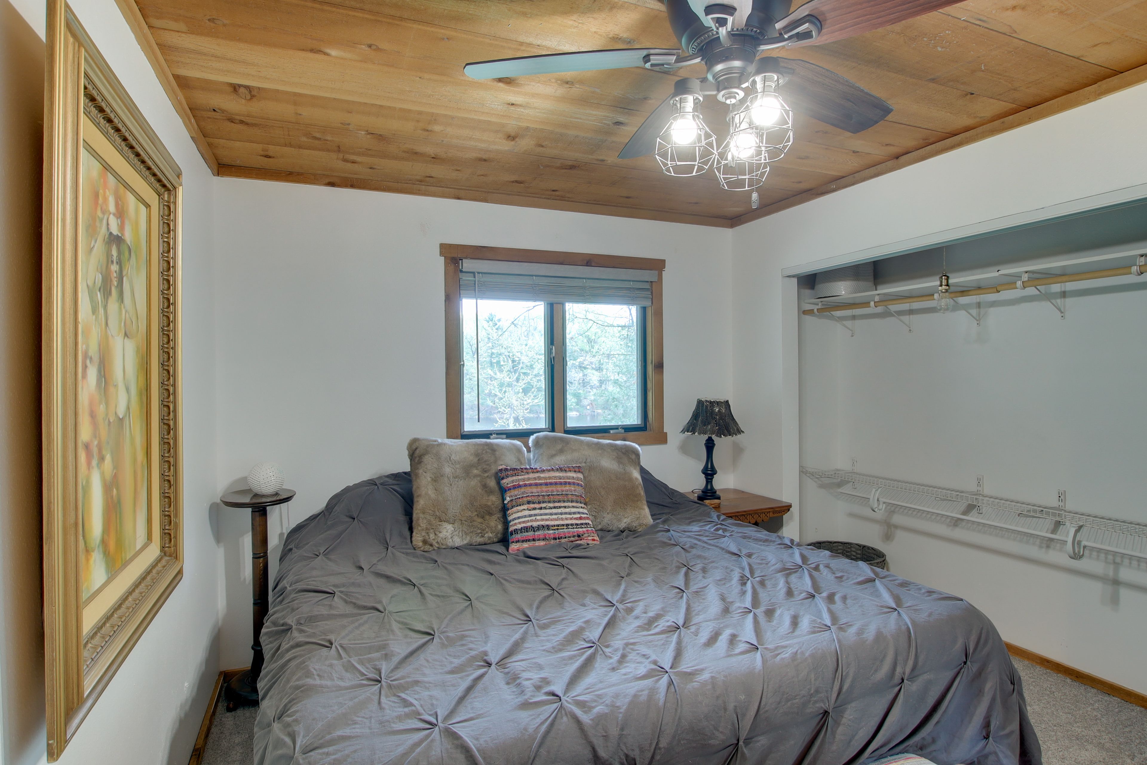 Bedroom 1 | King Bed | 1st Floor | Linens Provided