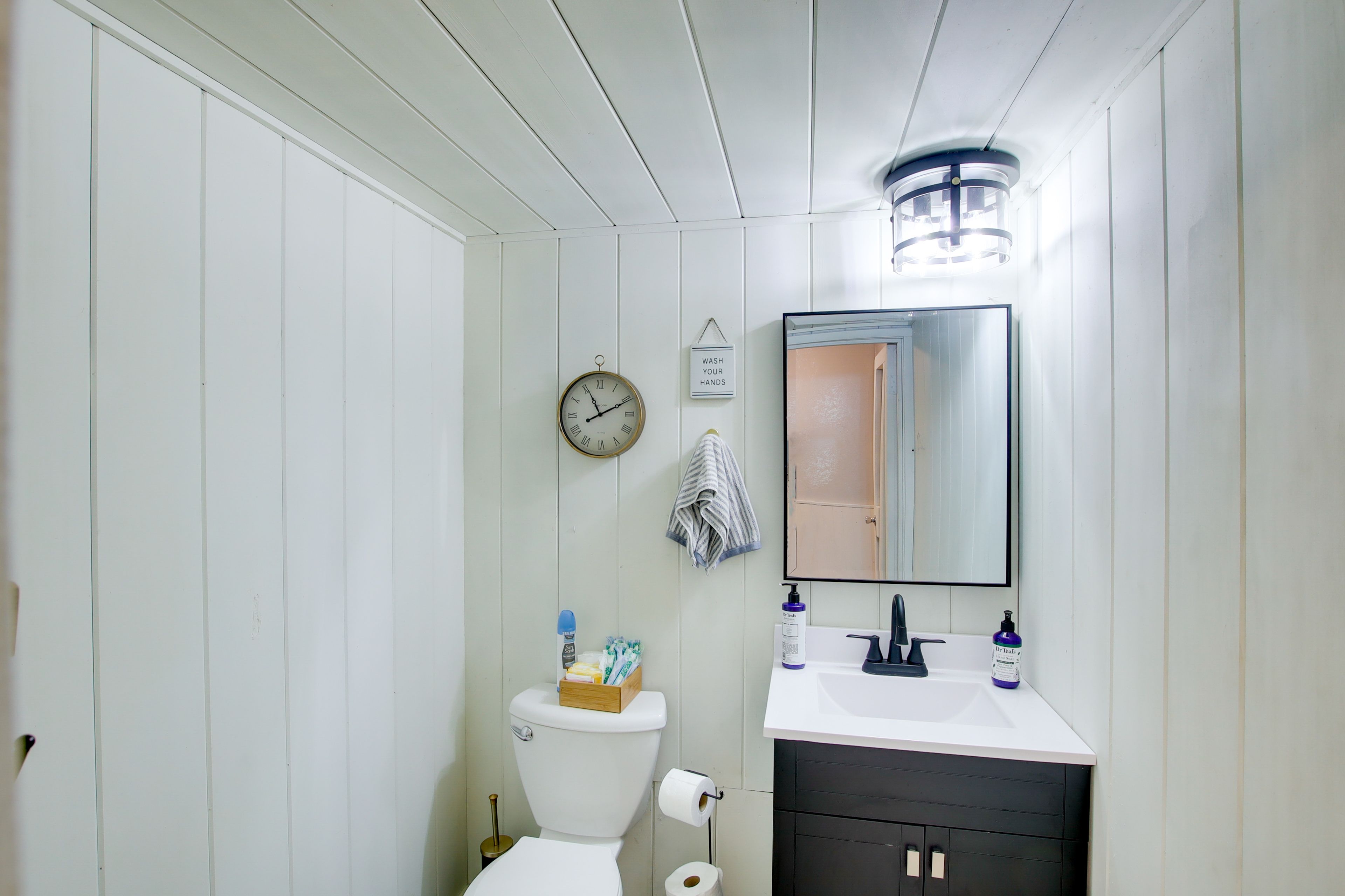 Half Bathroom | 1st Floor