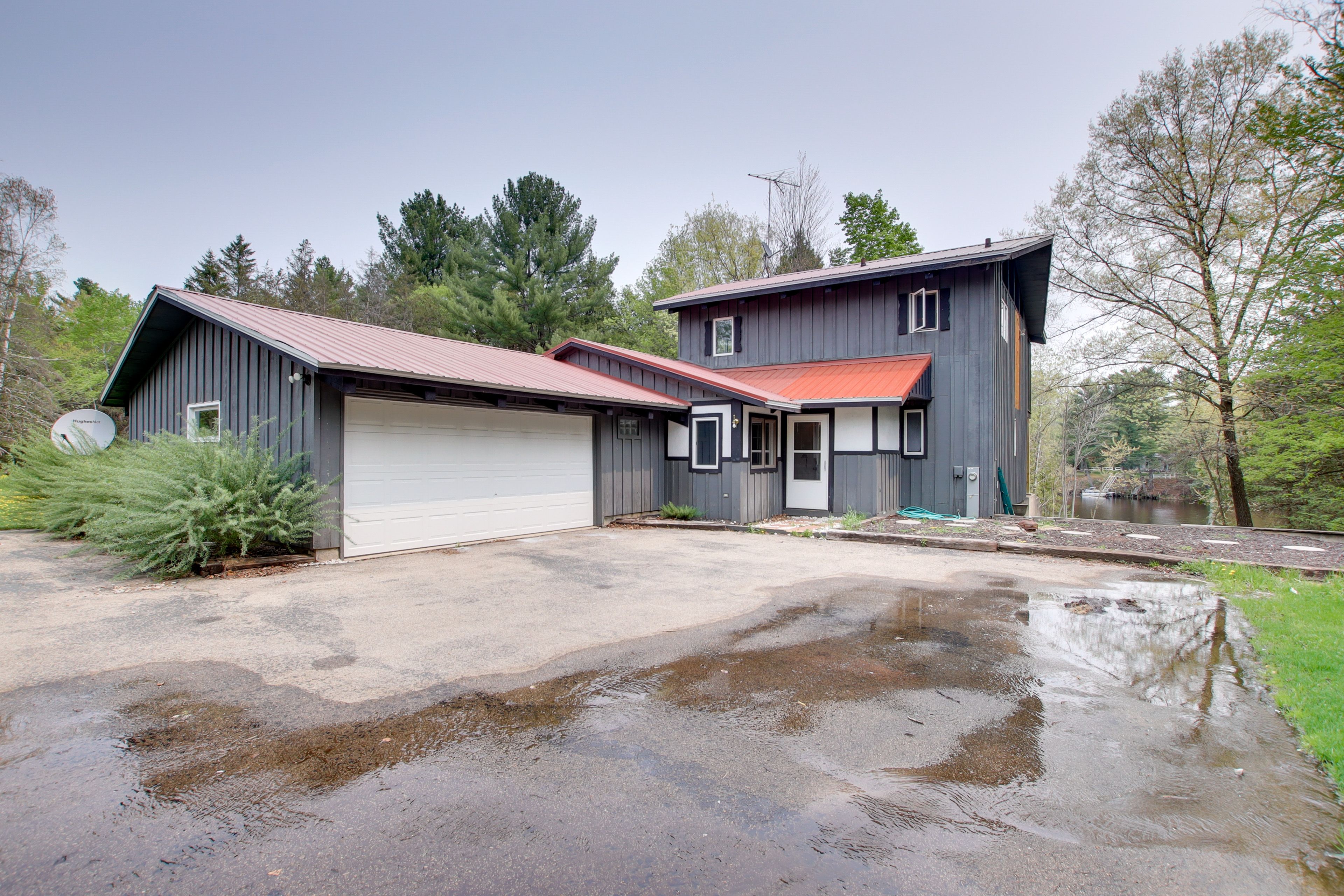 Parking | Driveway (6 Vehicles) | RV/Trailer Parking