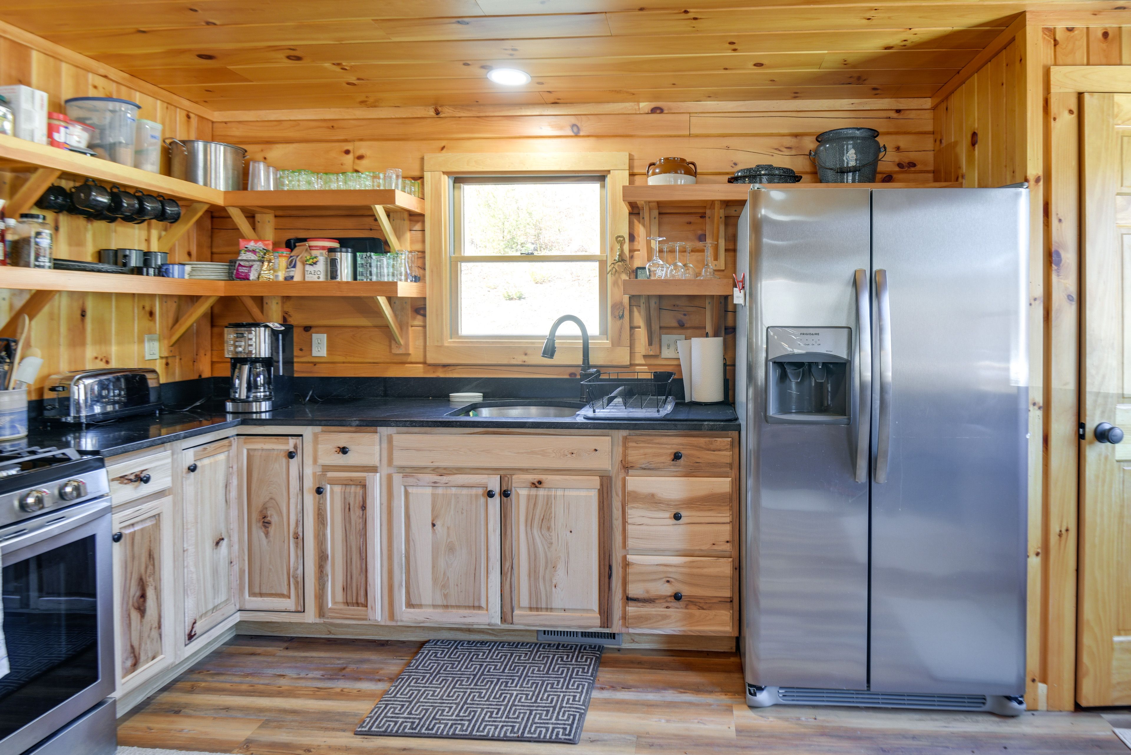 Kitchen | Cooking Basics | Coffee Maker | Paper Towels/Trash Bags Provided