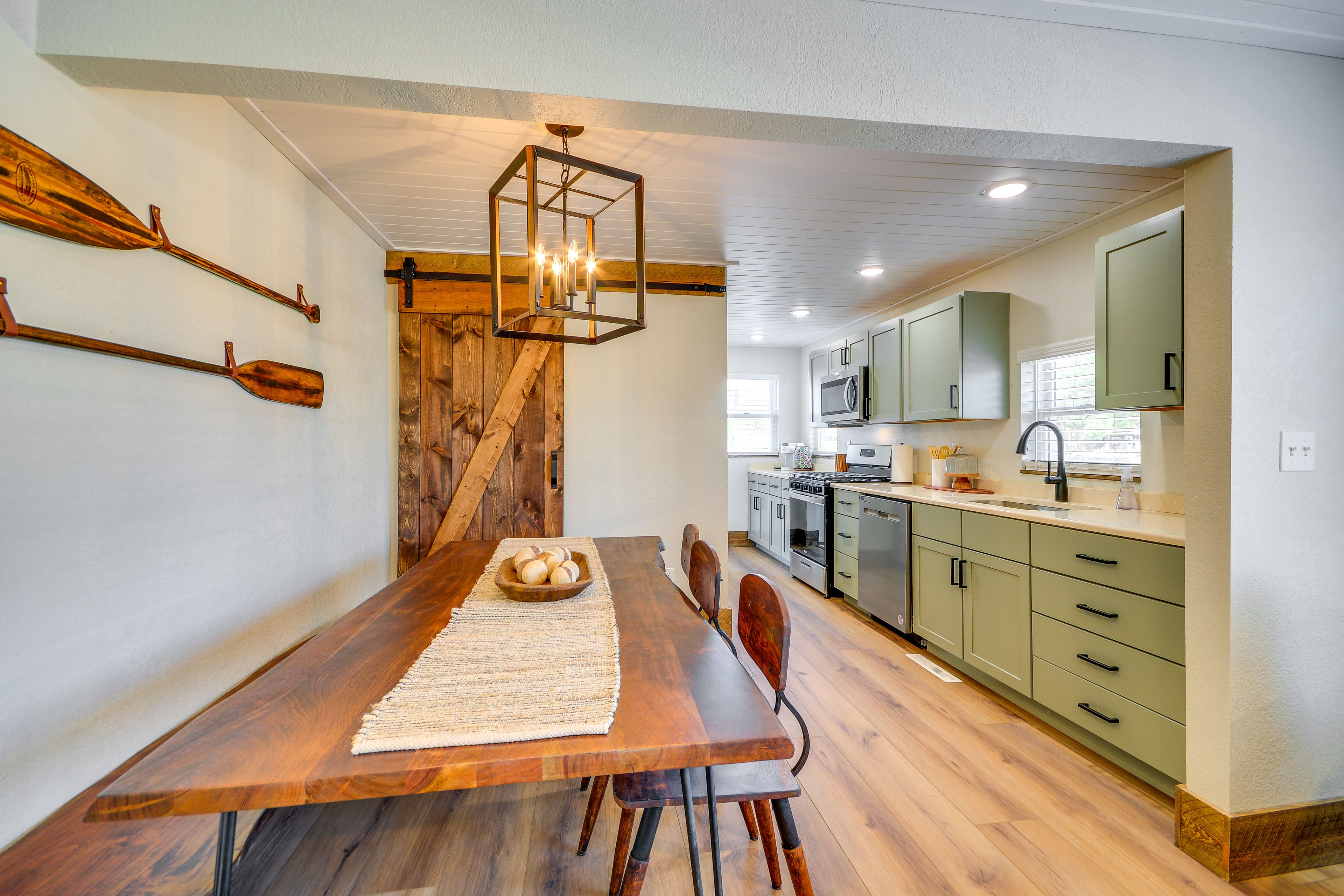 Dining Area | Full Kitchen | Cooking Basics