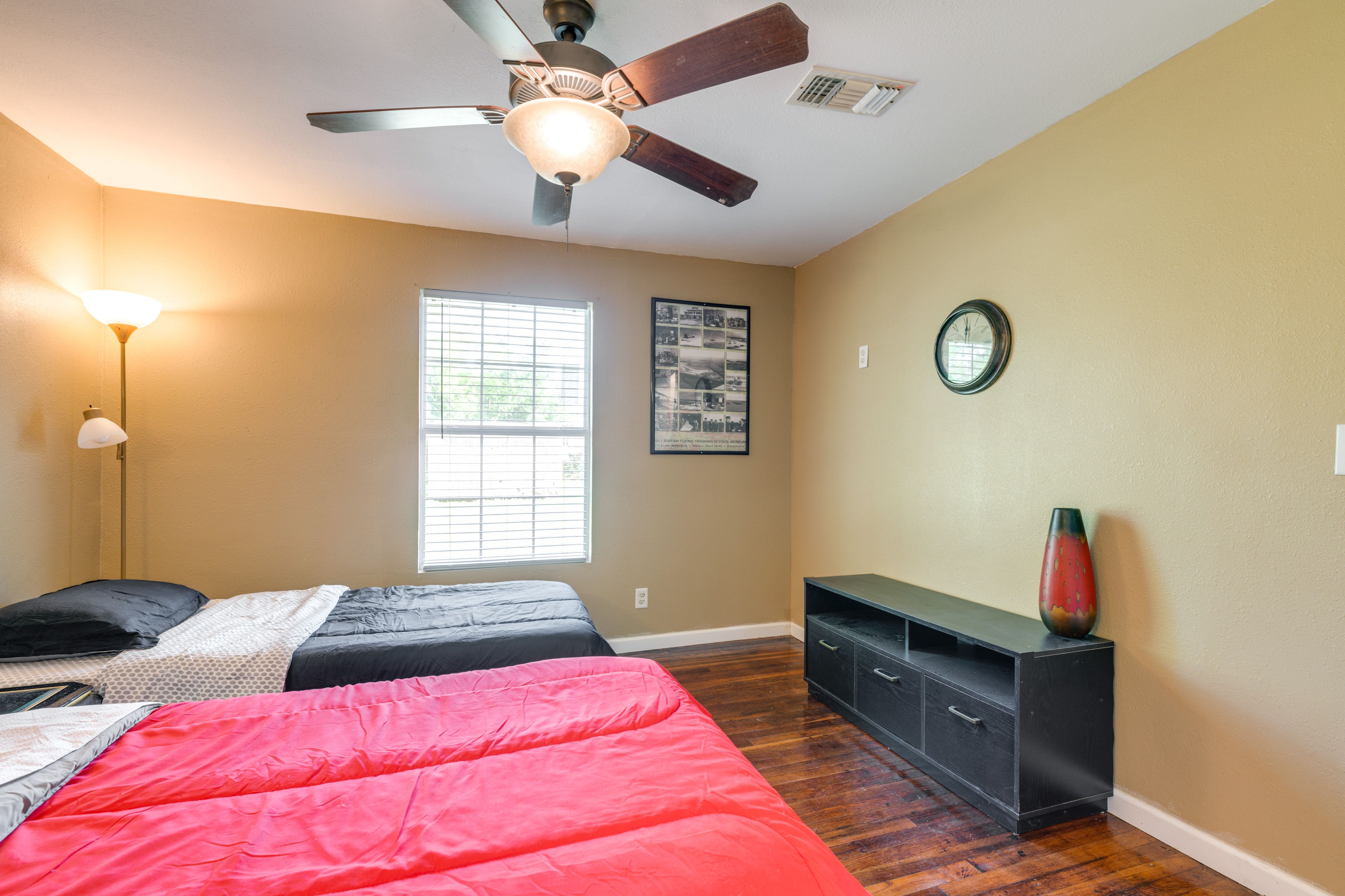 Bedroom 2 | 2 Twin Beds