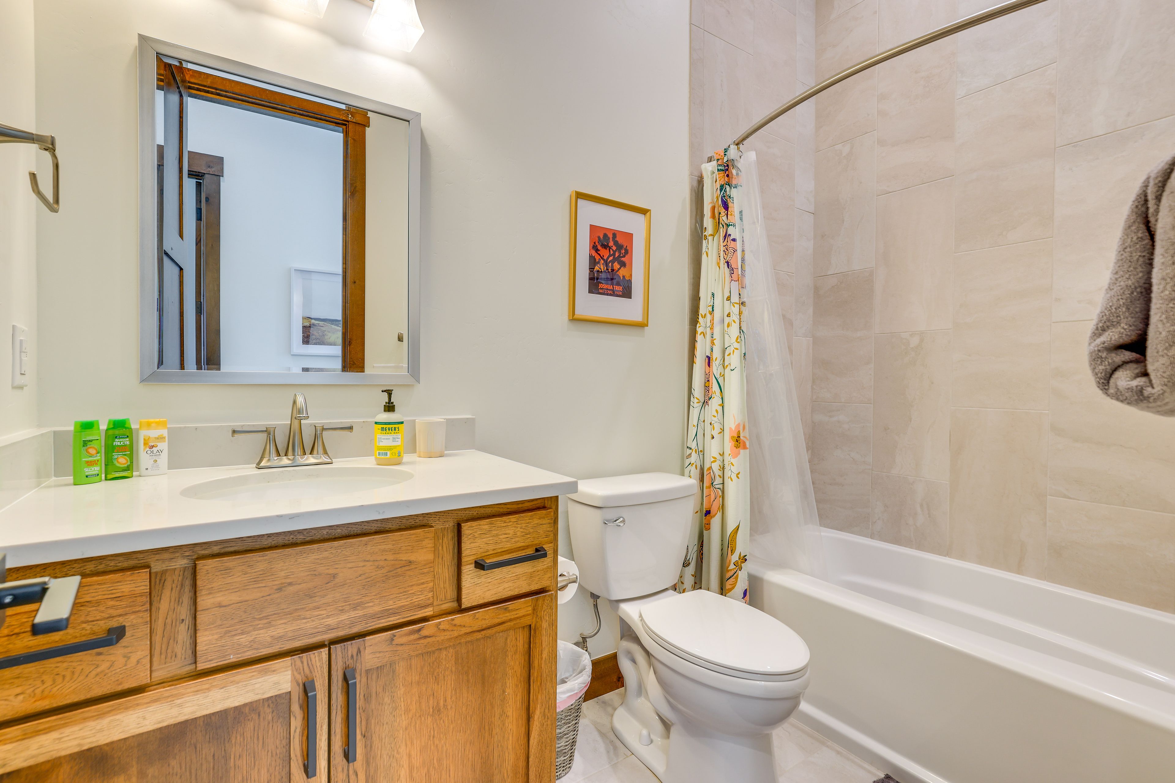 Full Bathroom | Top Level | Complimentary Toiletries