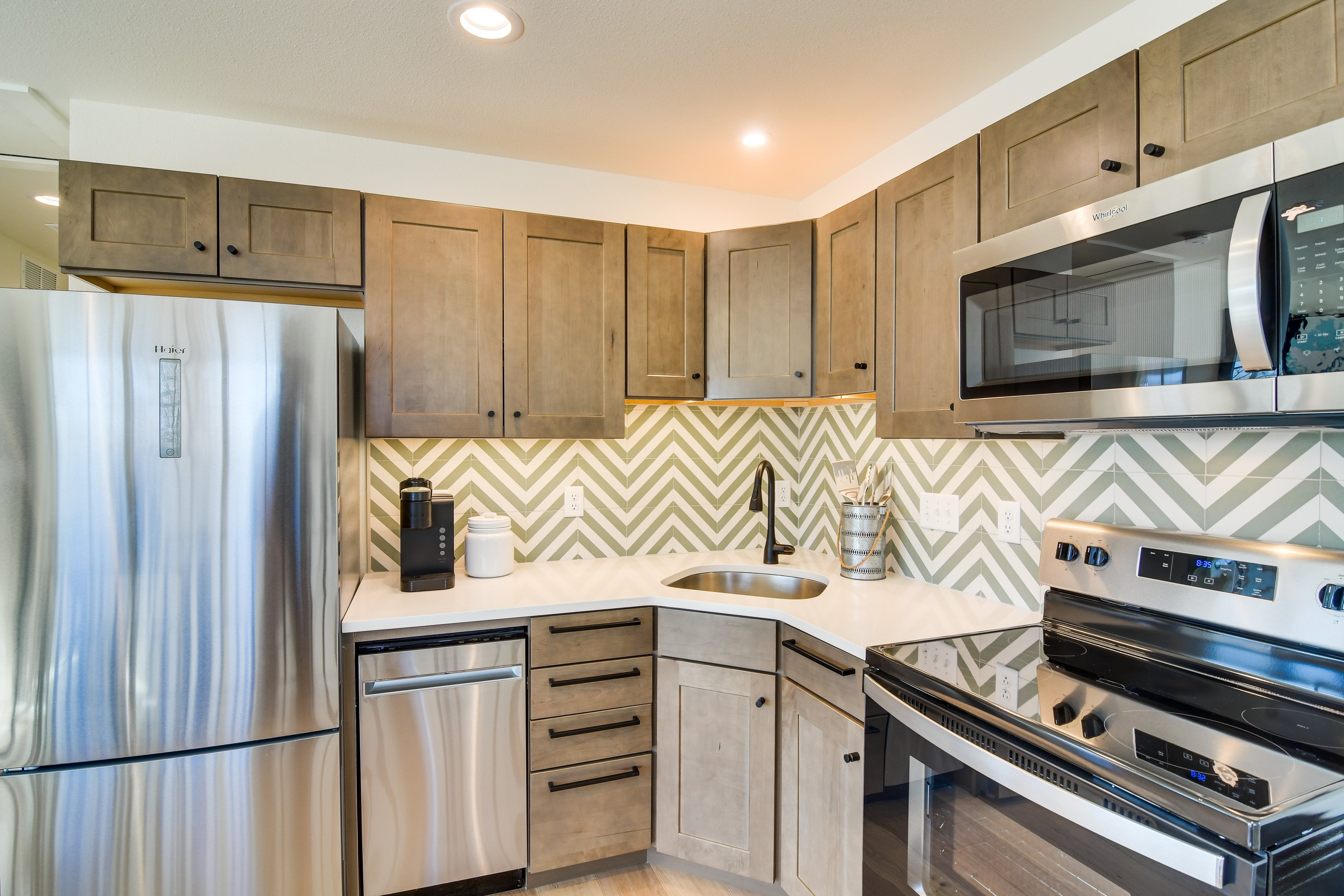 Kitchen | Cooking Basics | Coffee Maker | Paper Towels/Trash Bags Provided