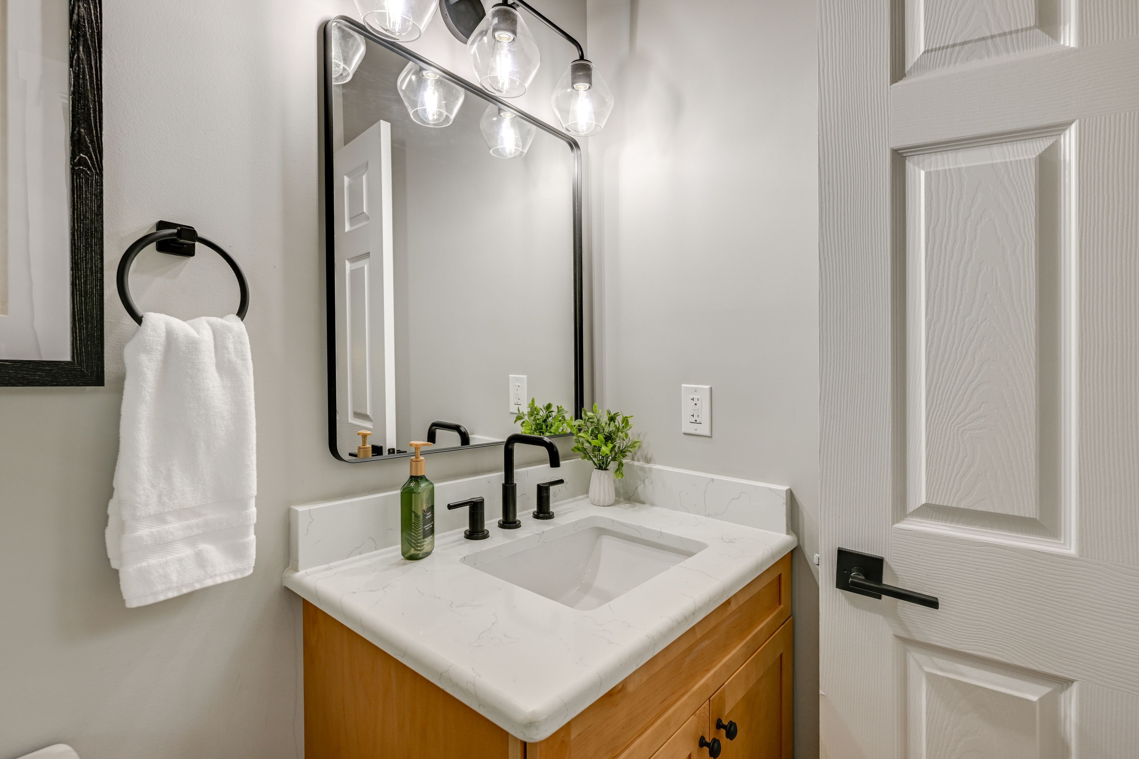 Half Bathroom | 1st Floor