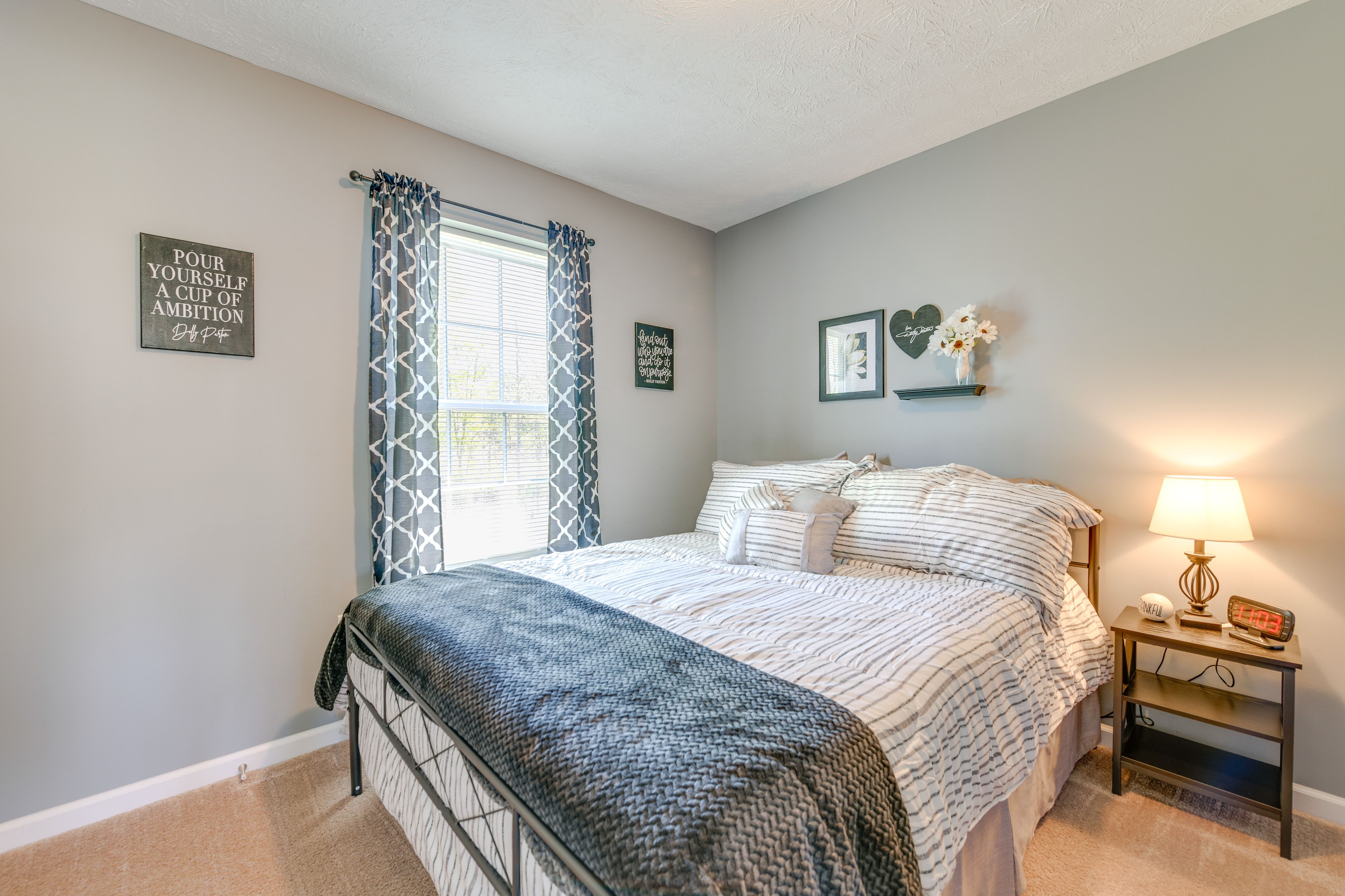 Bedroom 2 | Queen Bed | Smart TV