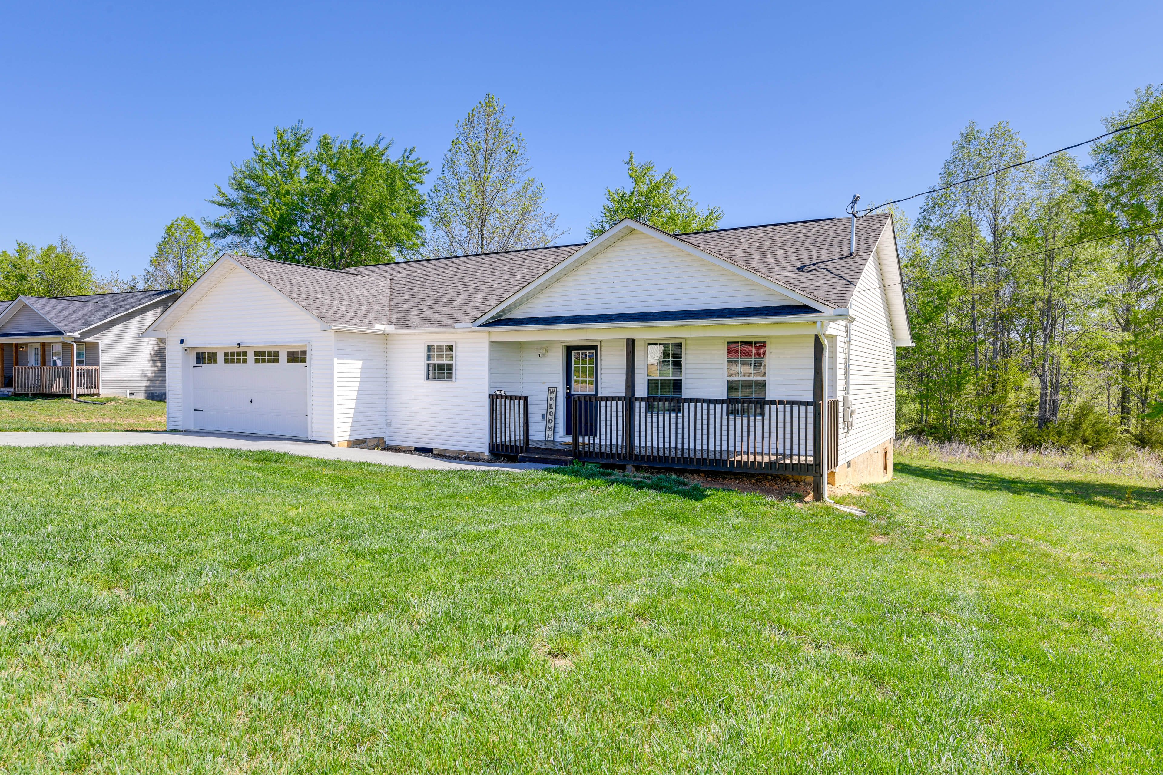 Parking | Driveway (3 Vehicles) | Garage Not Available