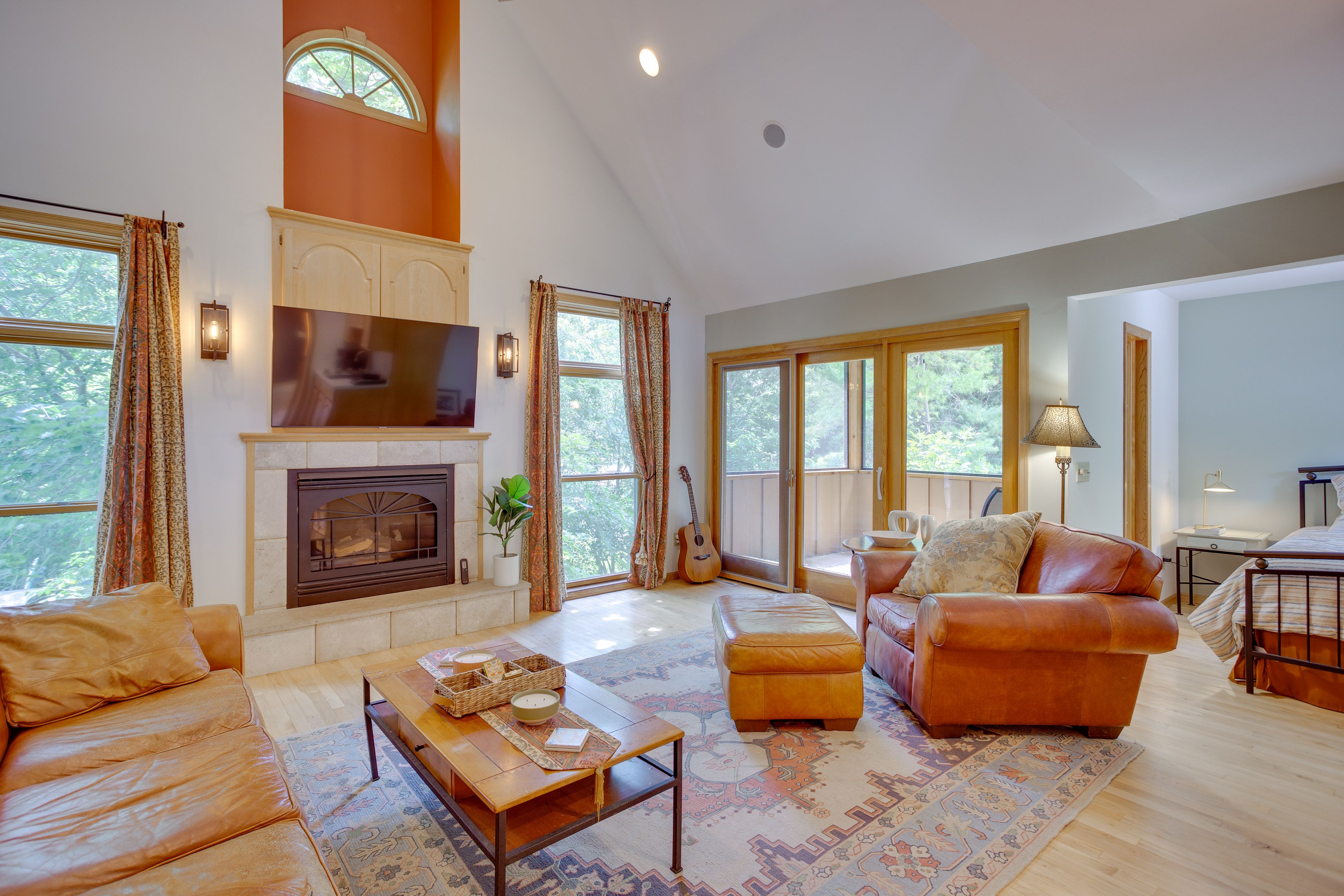 Living Space | Free WiFi | Central A/C + Heating