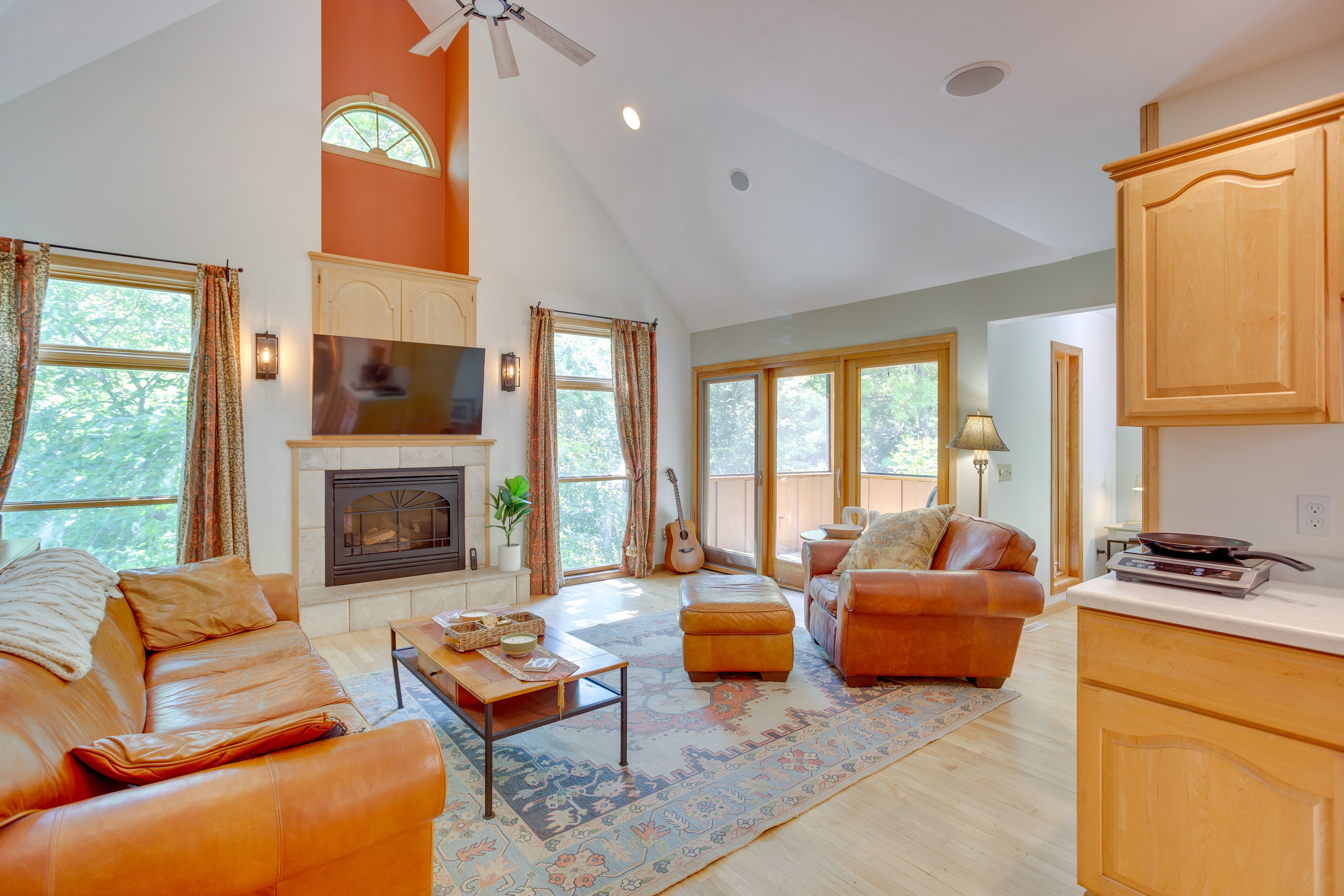 Studio | Living Room | 1st Floor | Fireplace | Smart TV