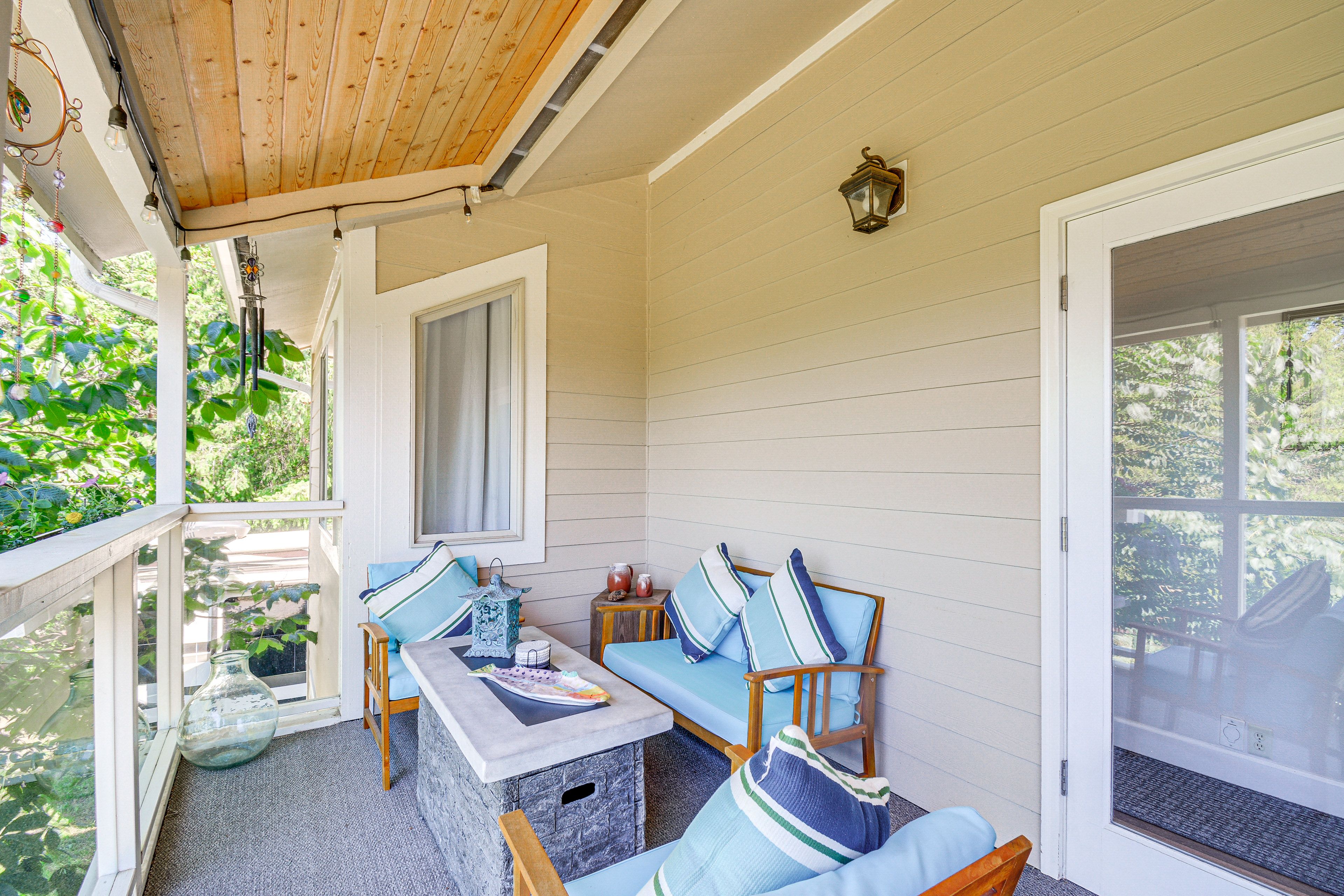 Covered Deck | Gas Grill | Outdoor Dining Area