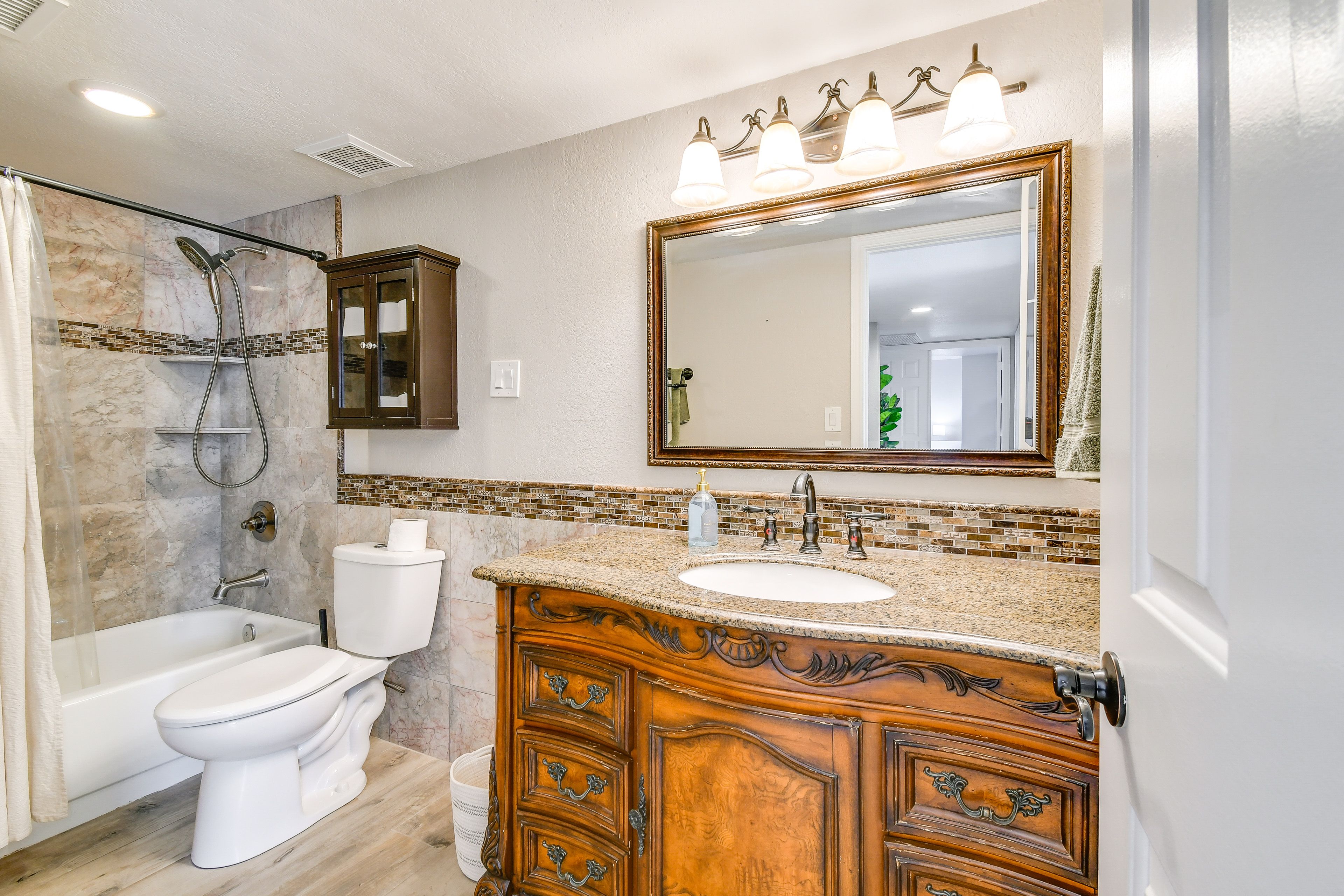 Bathroom | Towels Provided